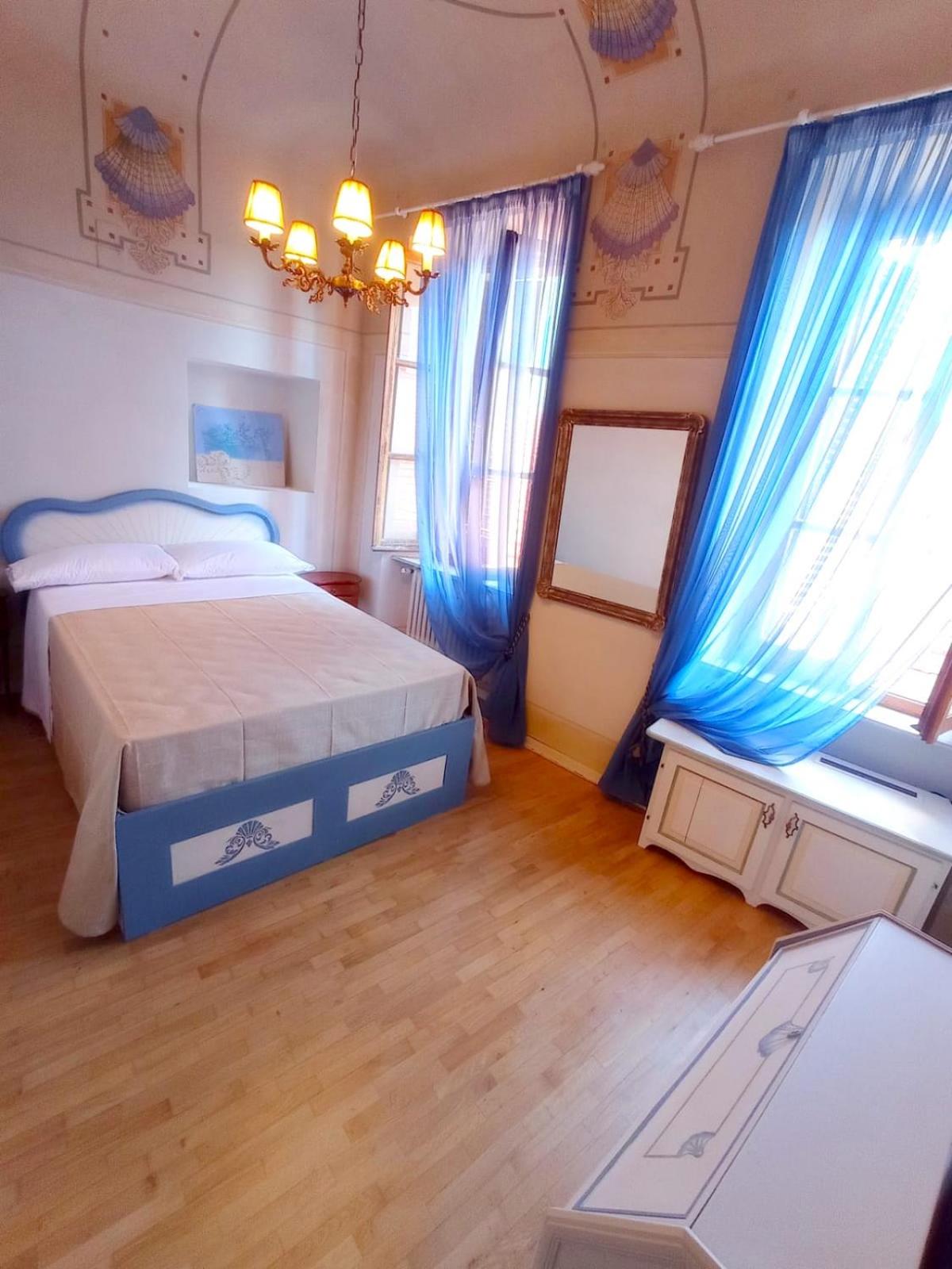 Double Room - Photo 9