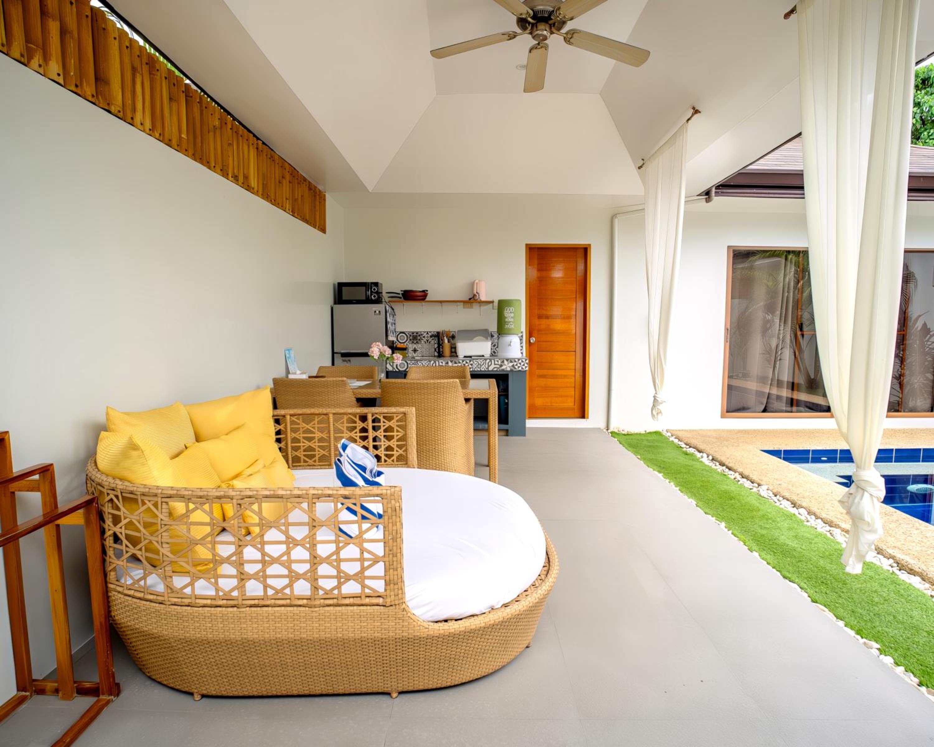 Villa with Private Pool - Photo 5