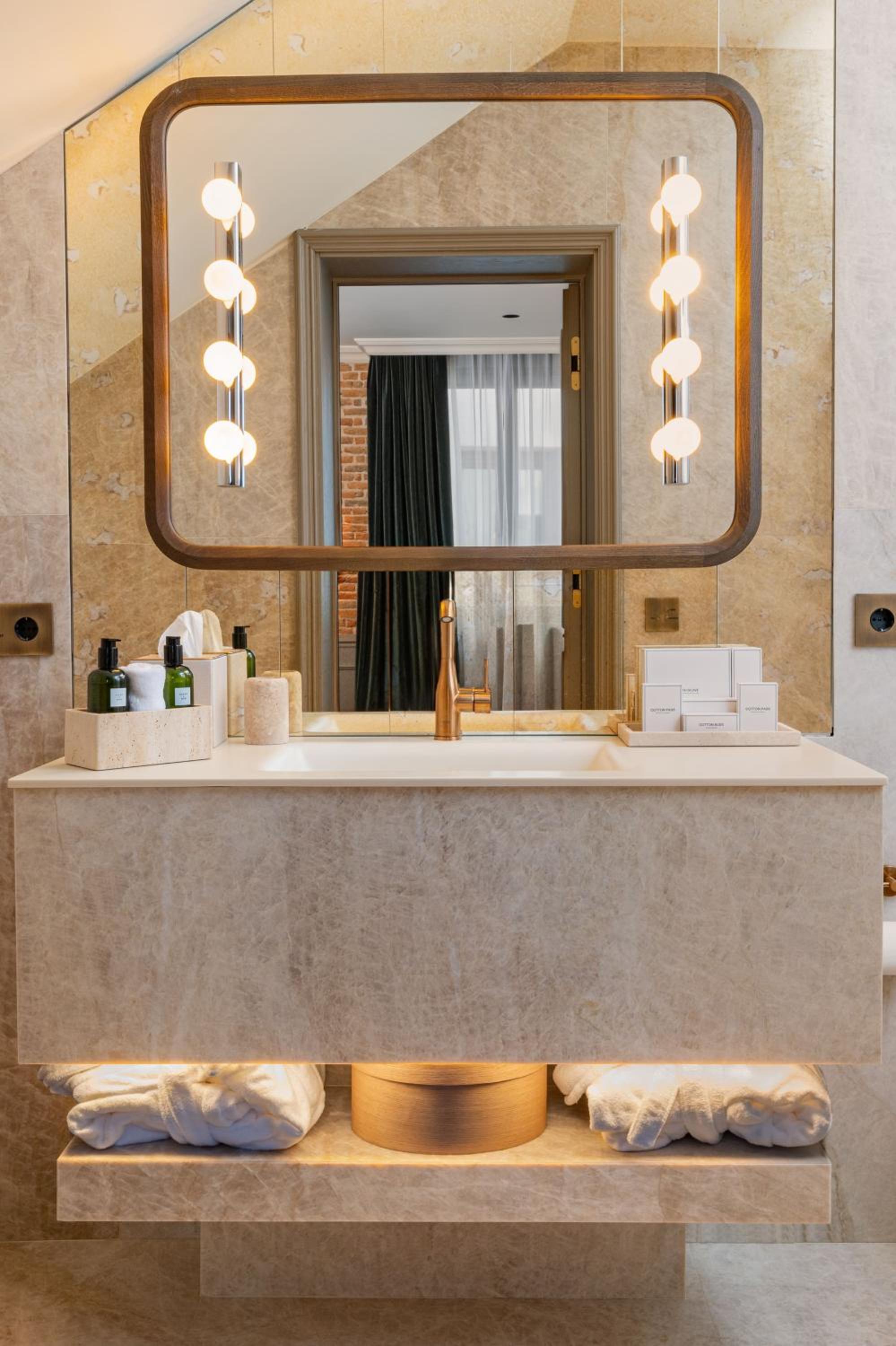Executive Suite photo 3