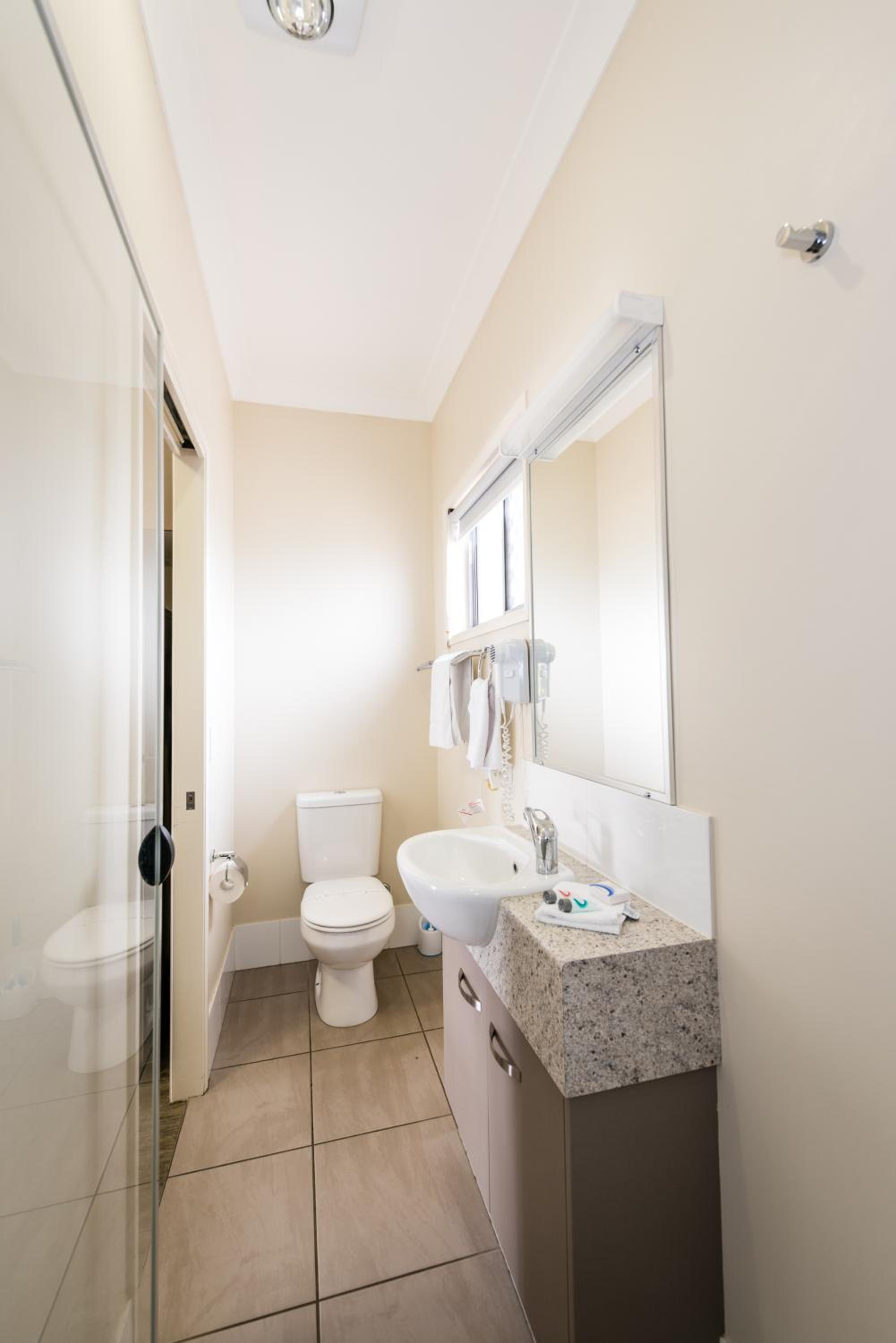 Deluxe Twin Room - Not Pet Friendly photo 2