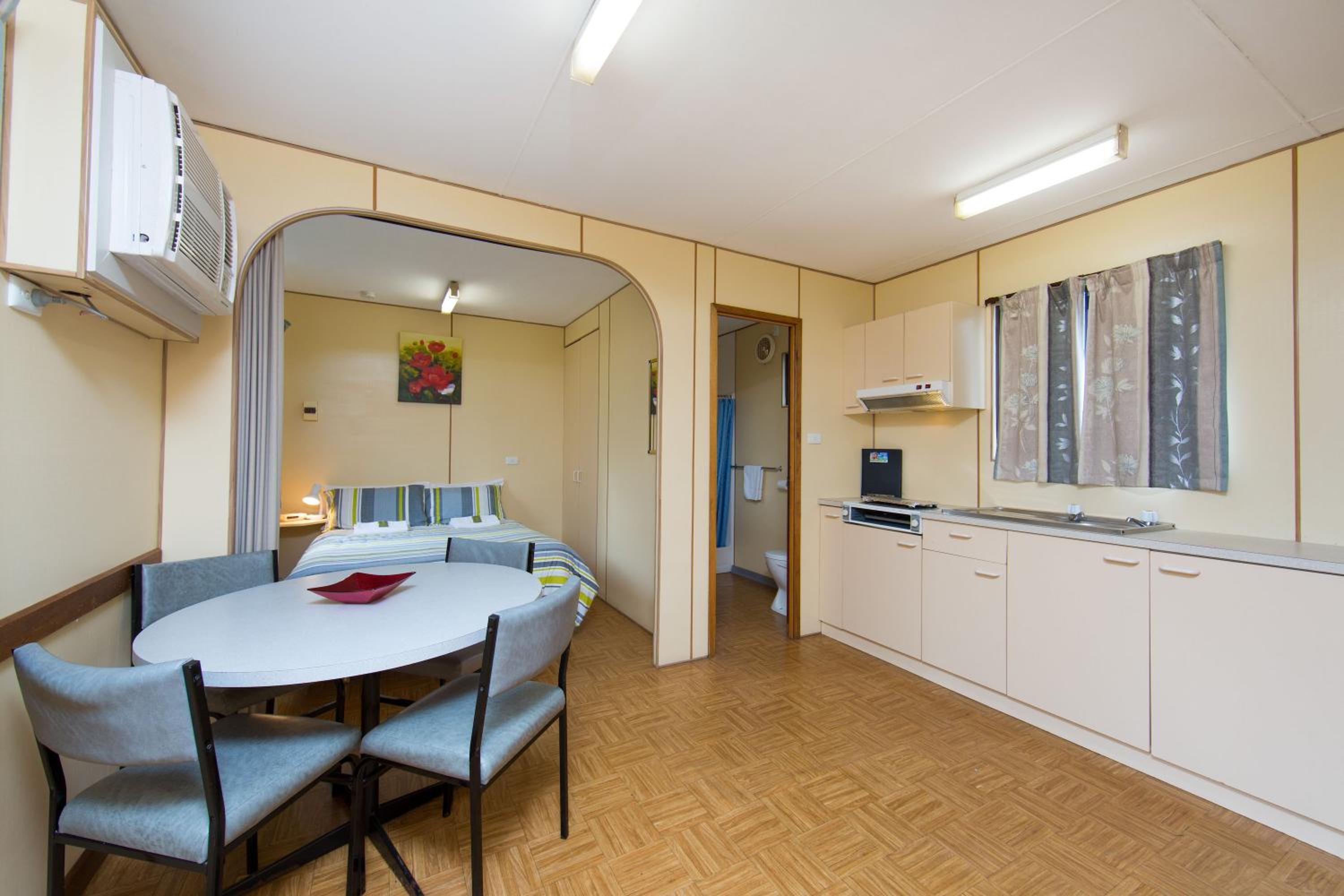 Economy Cabin - Pet Friendly photo 1