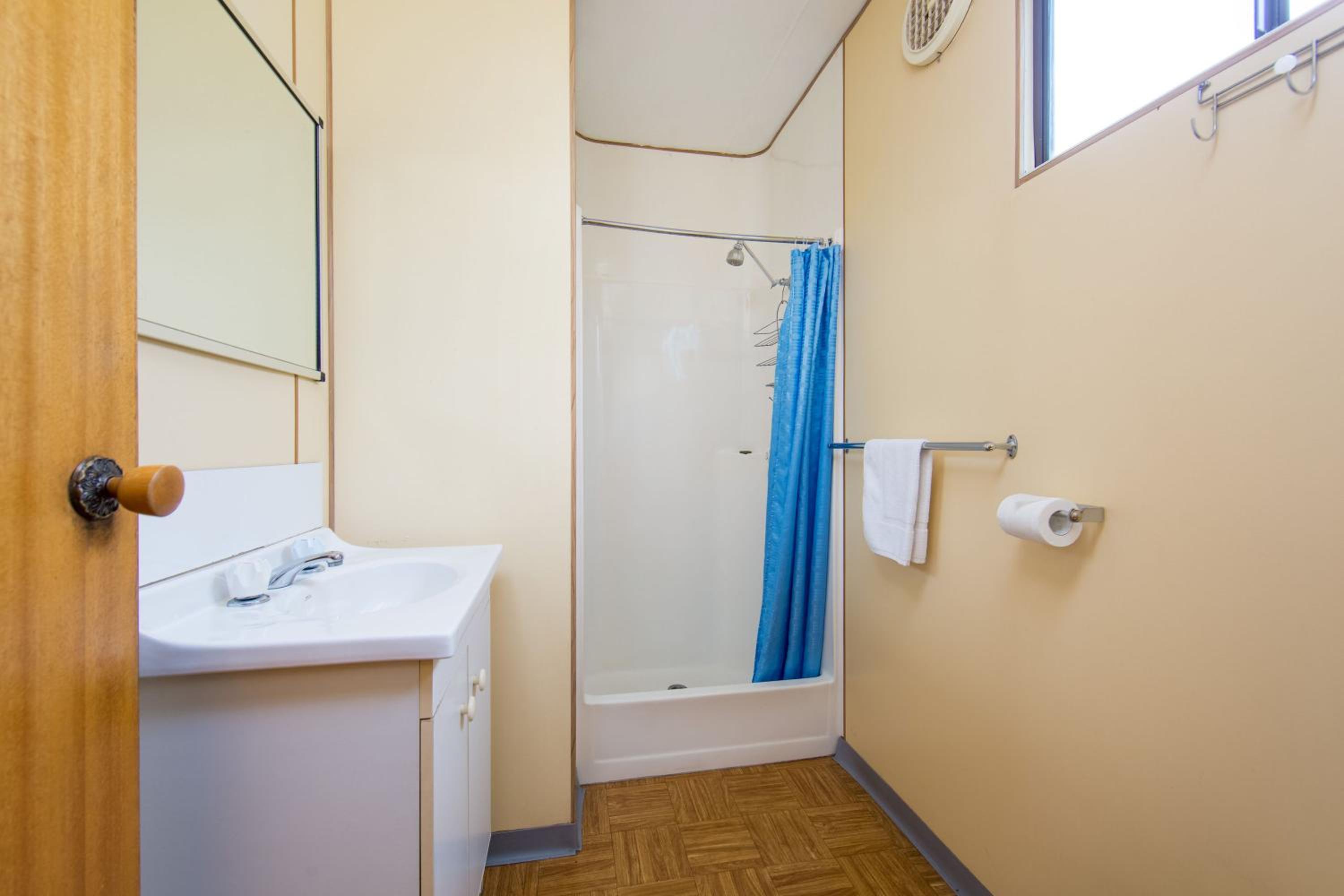 Economy Cabin - Pet Friendly photo 3