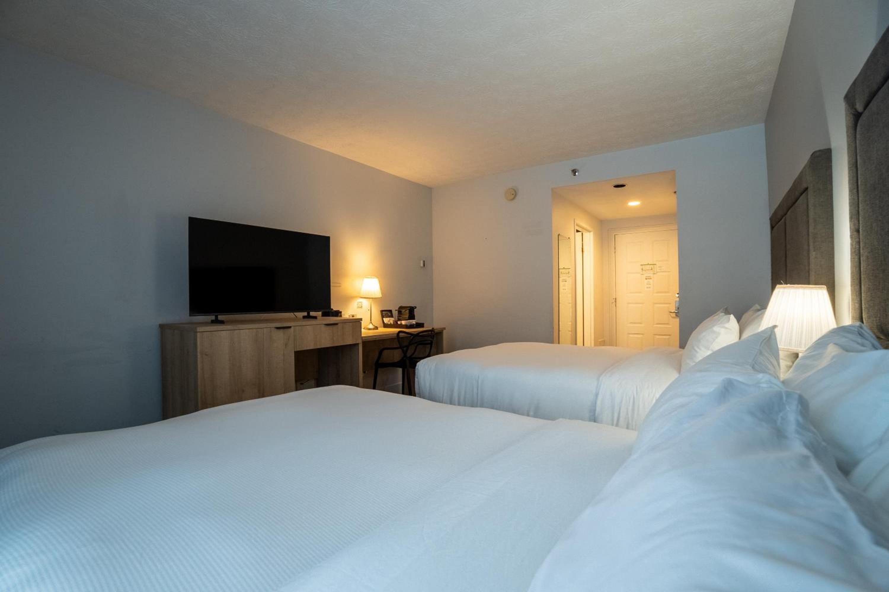 Double Room with Two Double Beds and Patio - First Floor/Non-Smoking photo 2