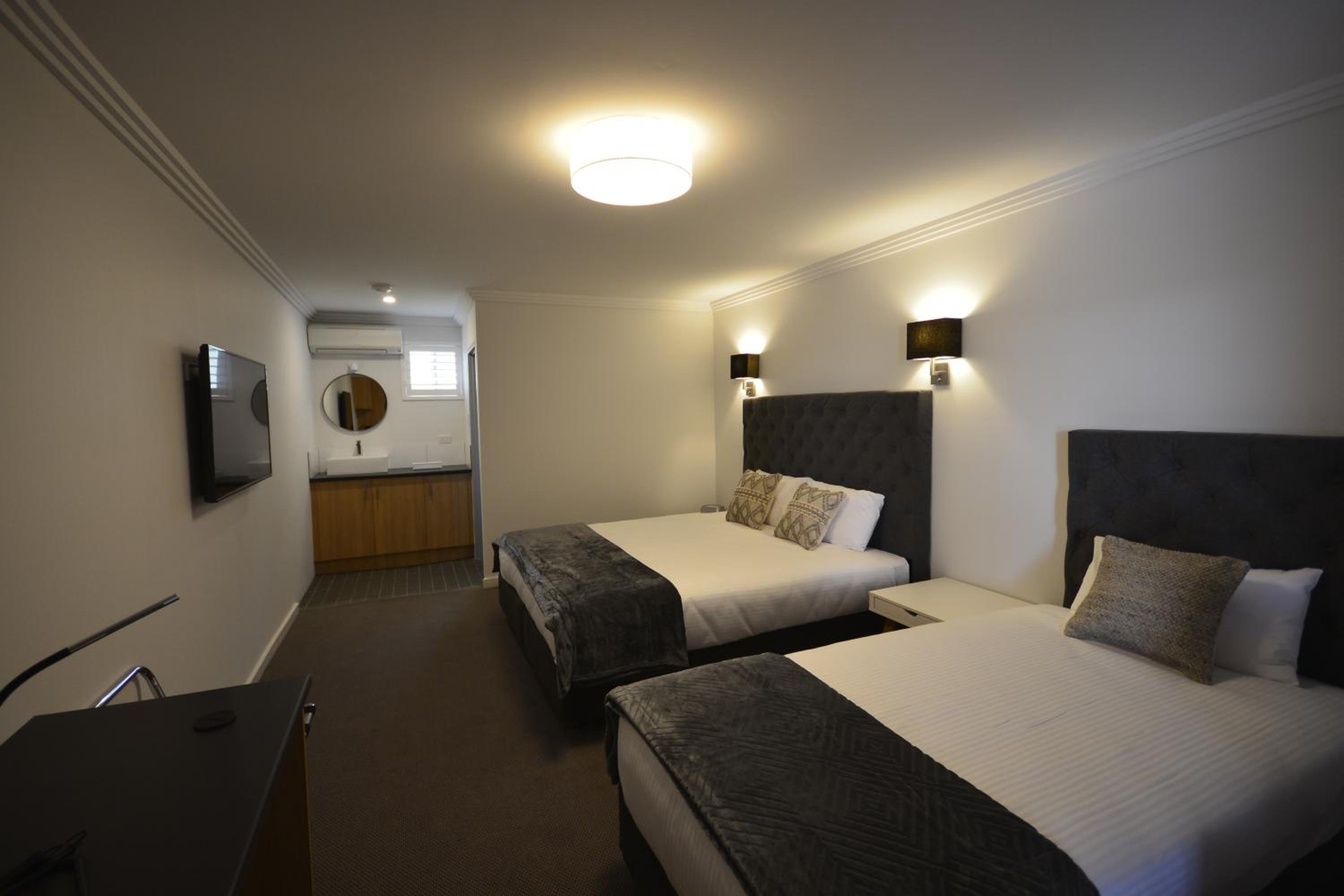 King and Single Room