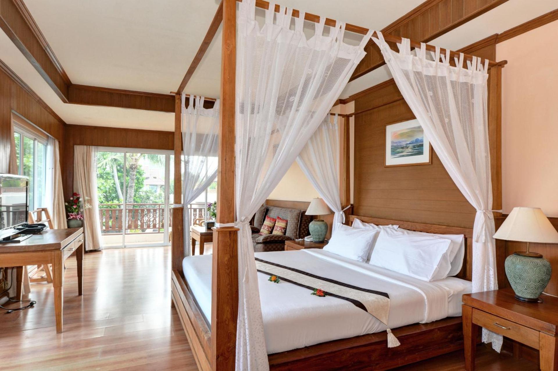 Grand Deluxe Suite with Sea View - Photo 1