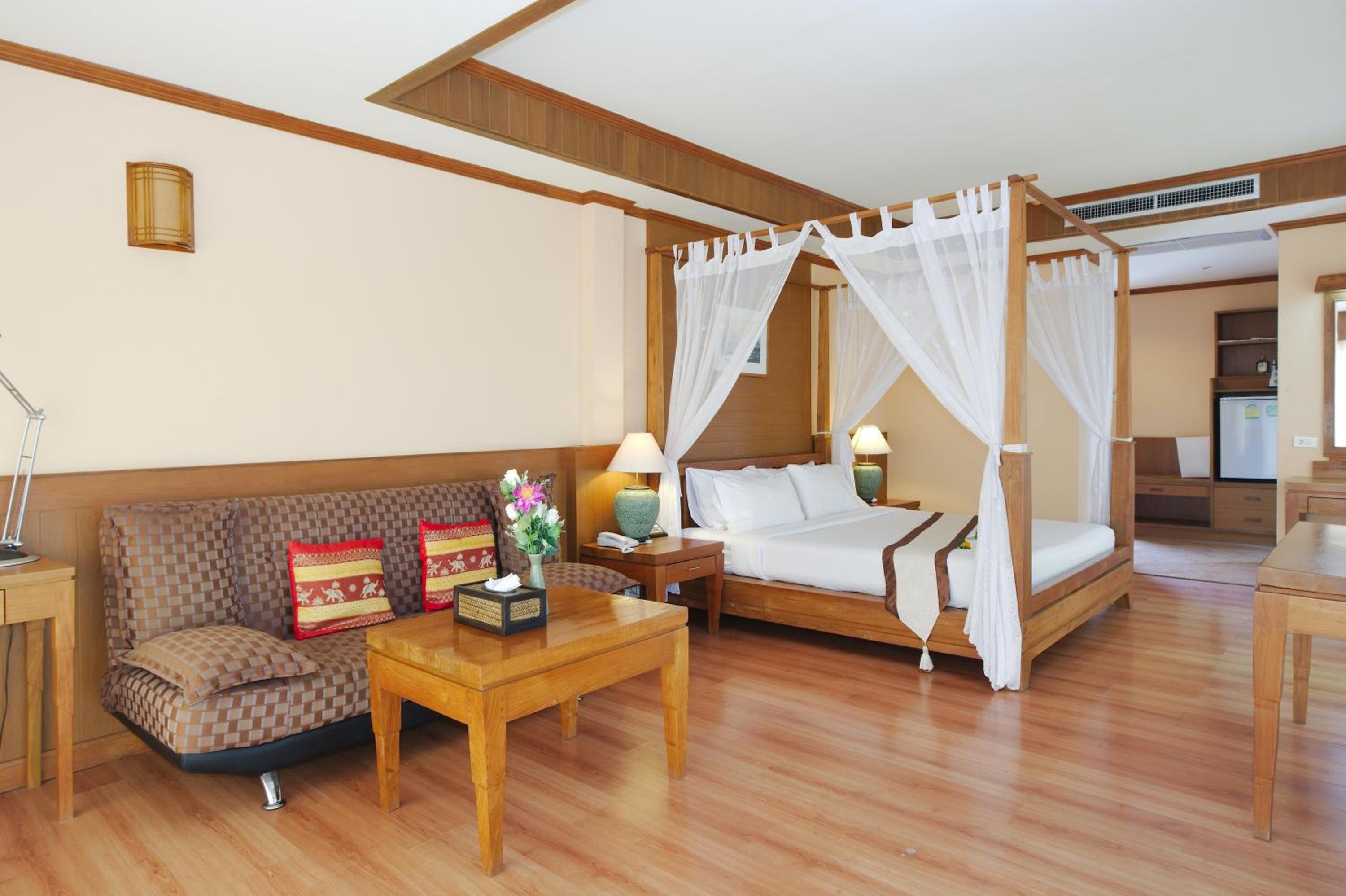 Grand Deluxe Suite with Sea View - Photo 4