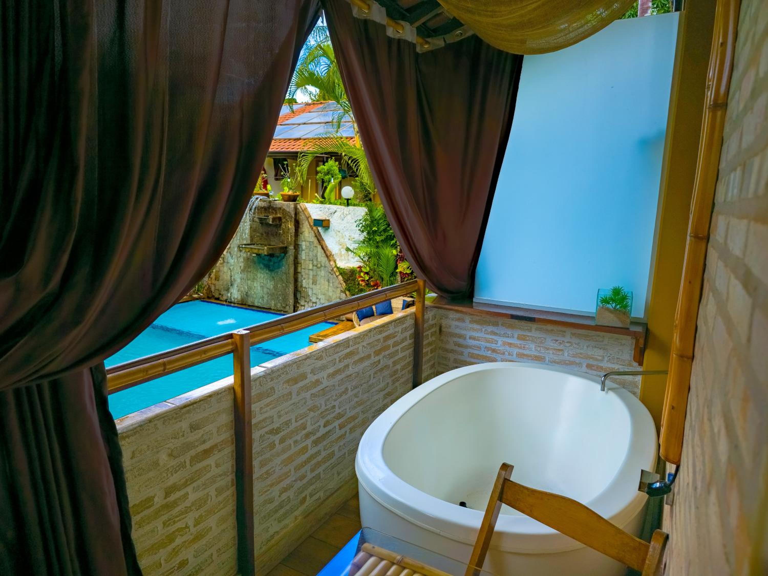 Triple Room with Pool View