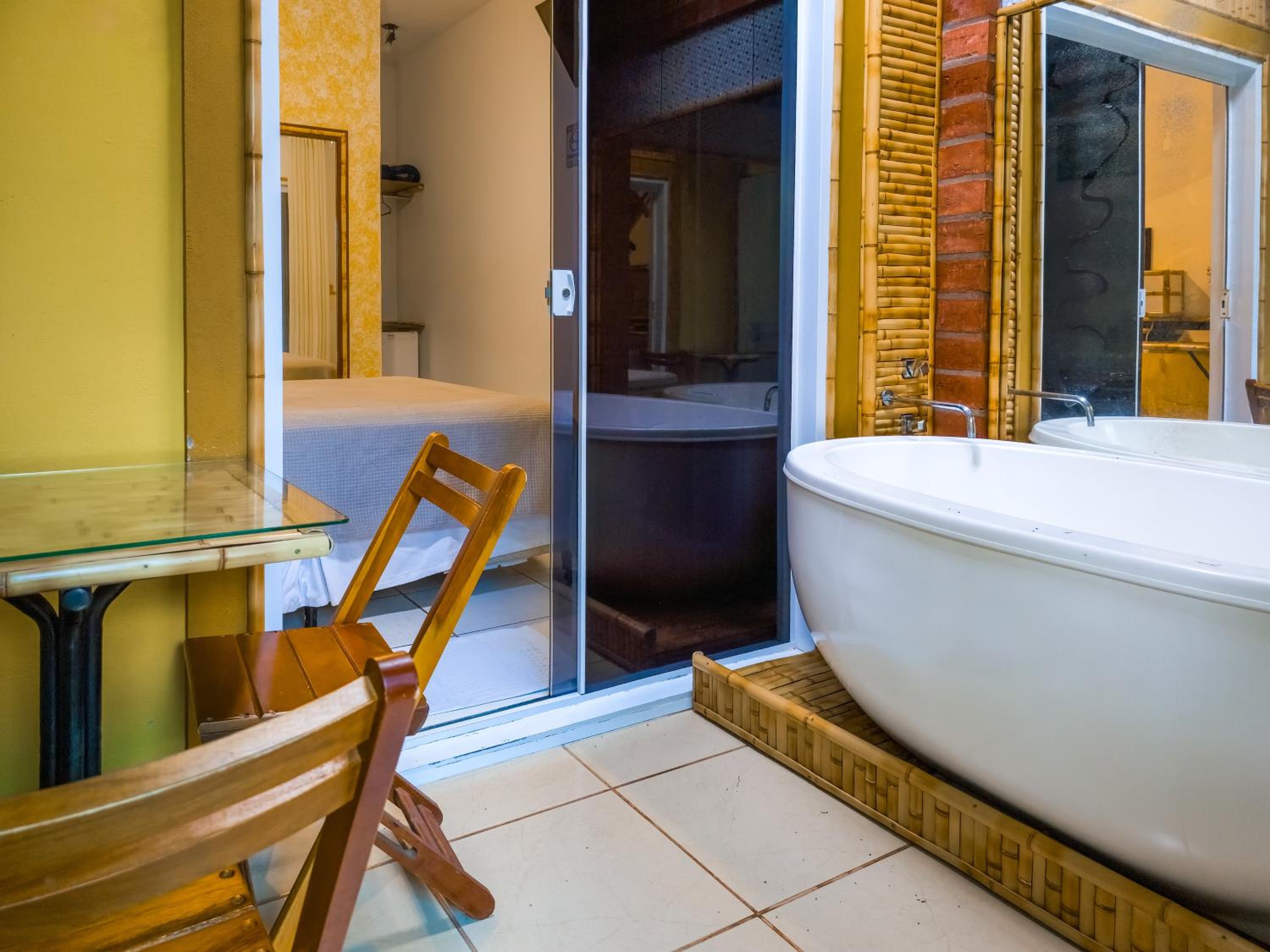 Deluxe Double Room with Bath photo 3