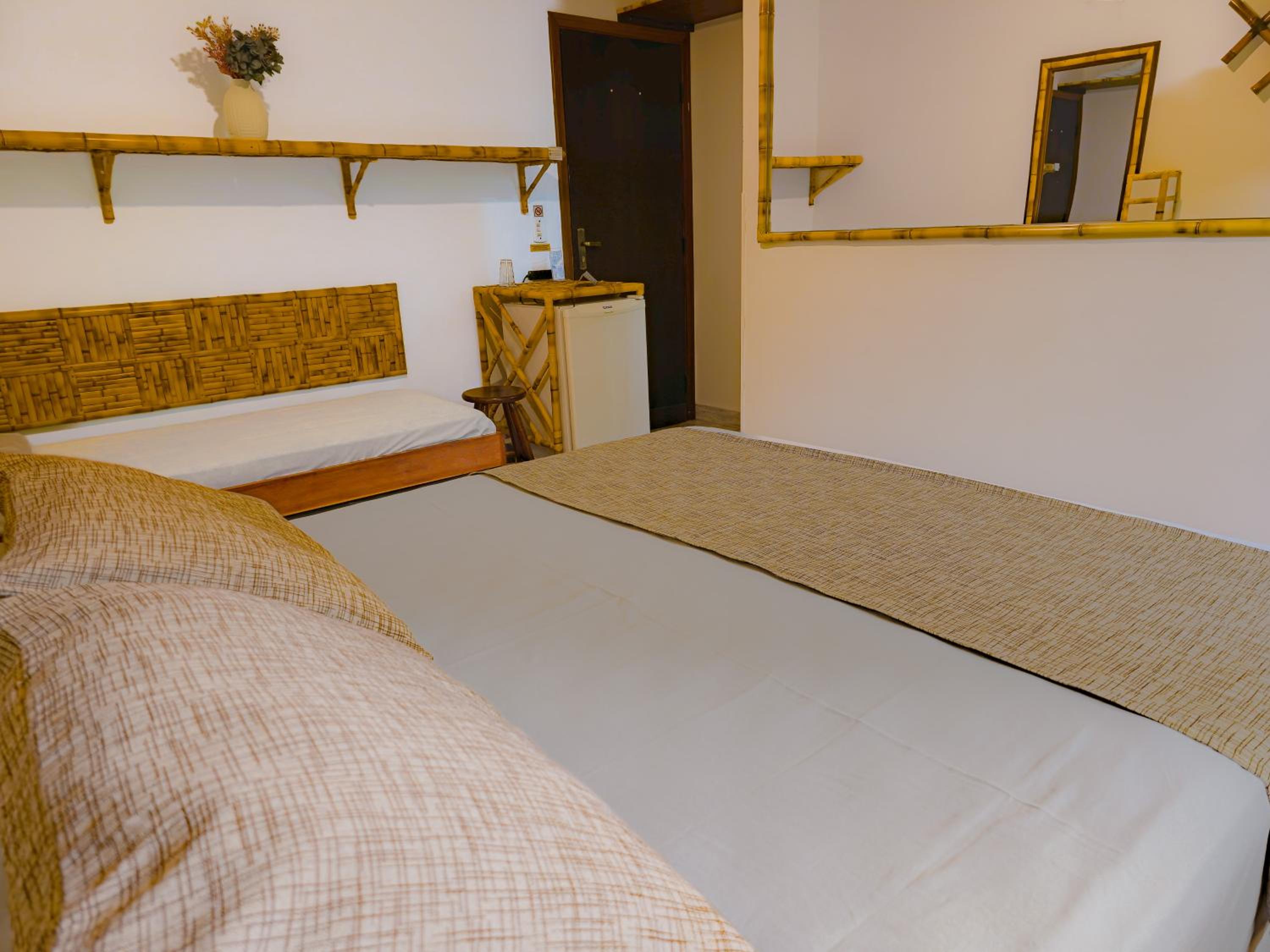 Economy Triple Room photo 3