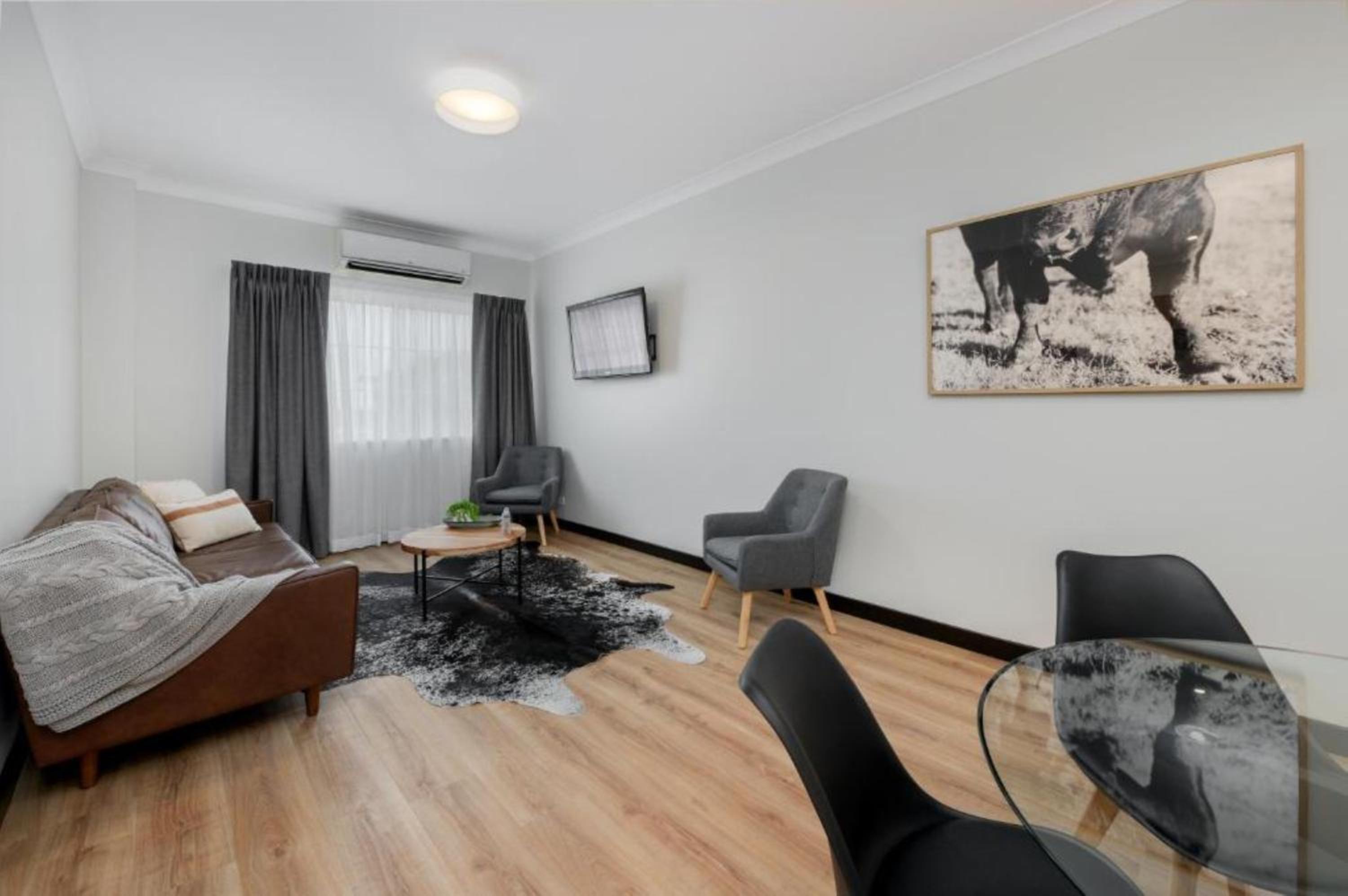 Two-Bedroom Apartment photo 2