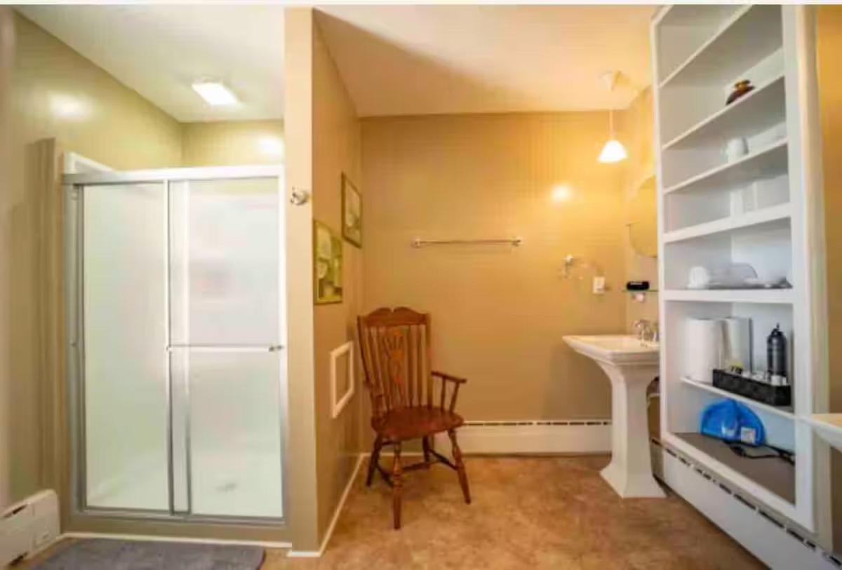 Economy Twin Room - Photo 2
