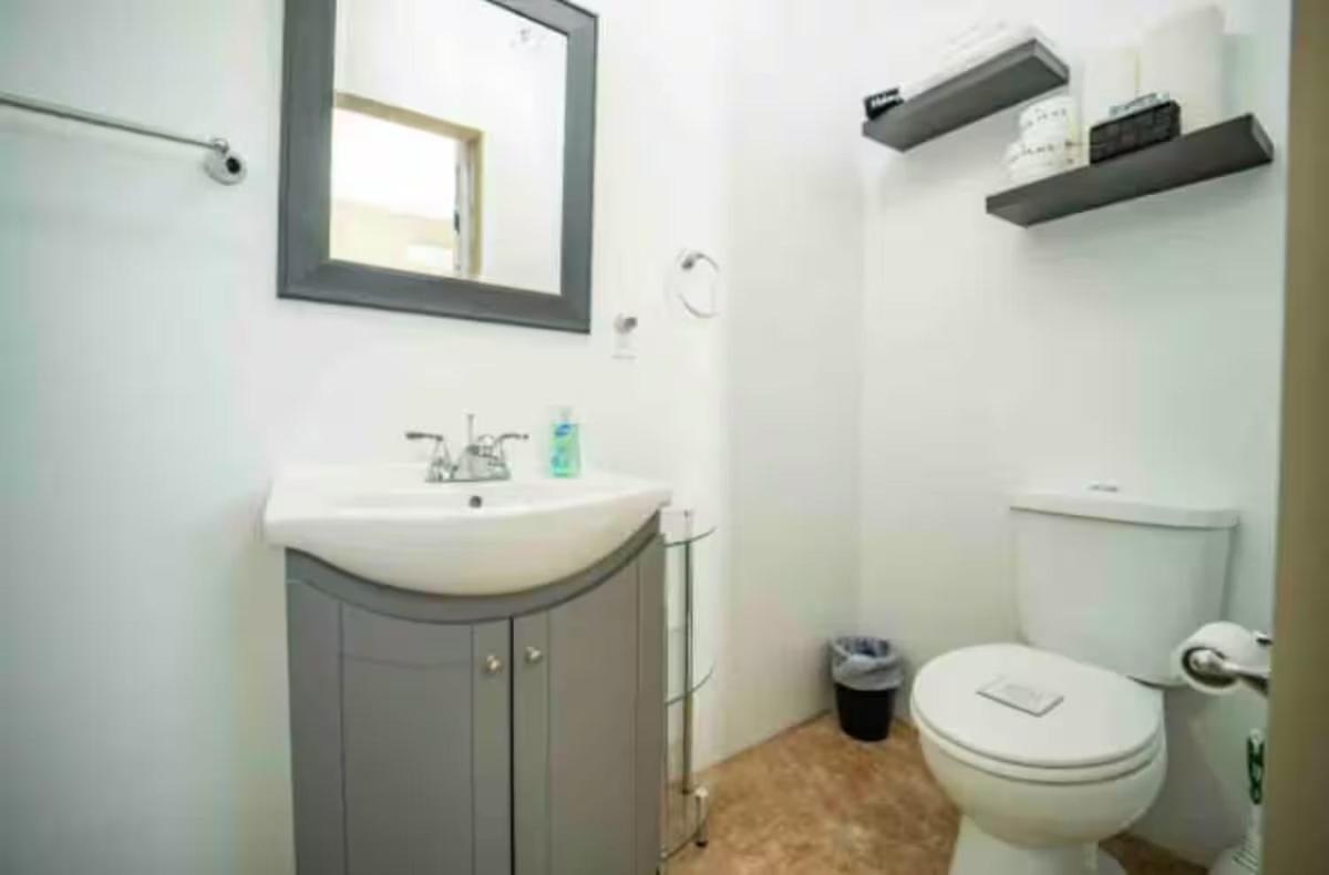 Standard Queen Room - Photo 4