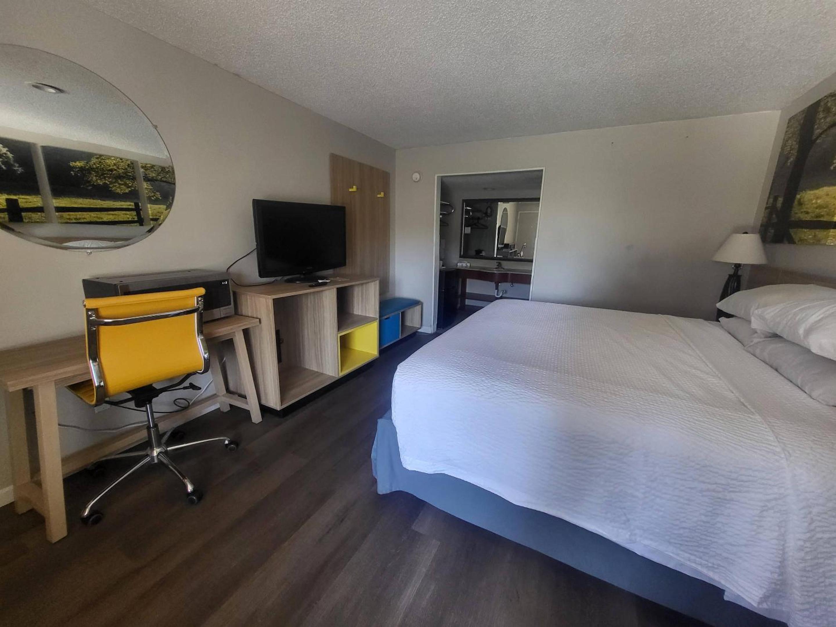 King Room - Disability Access/Non Smoking  - Photo 1