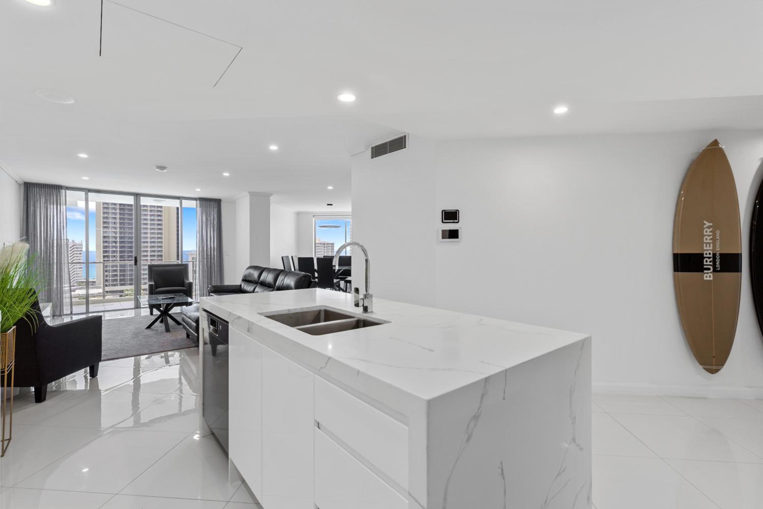 3 Bedroom Deluxe Sub Penthouse photo 2