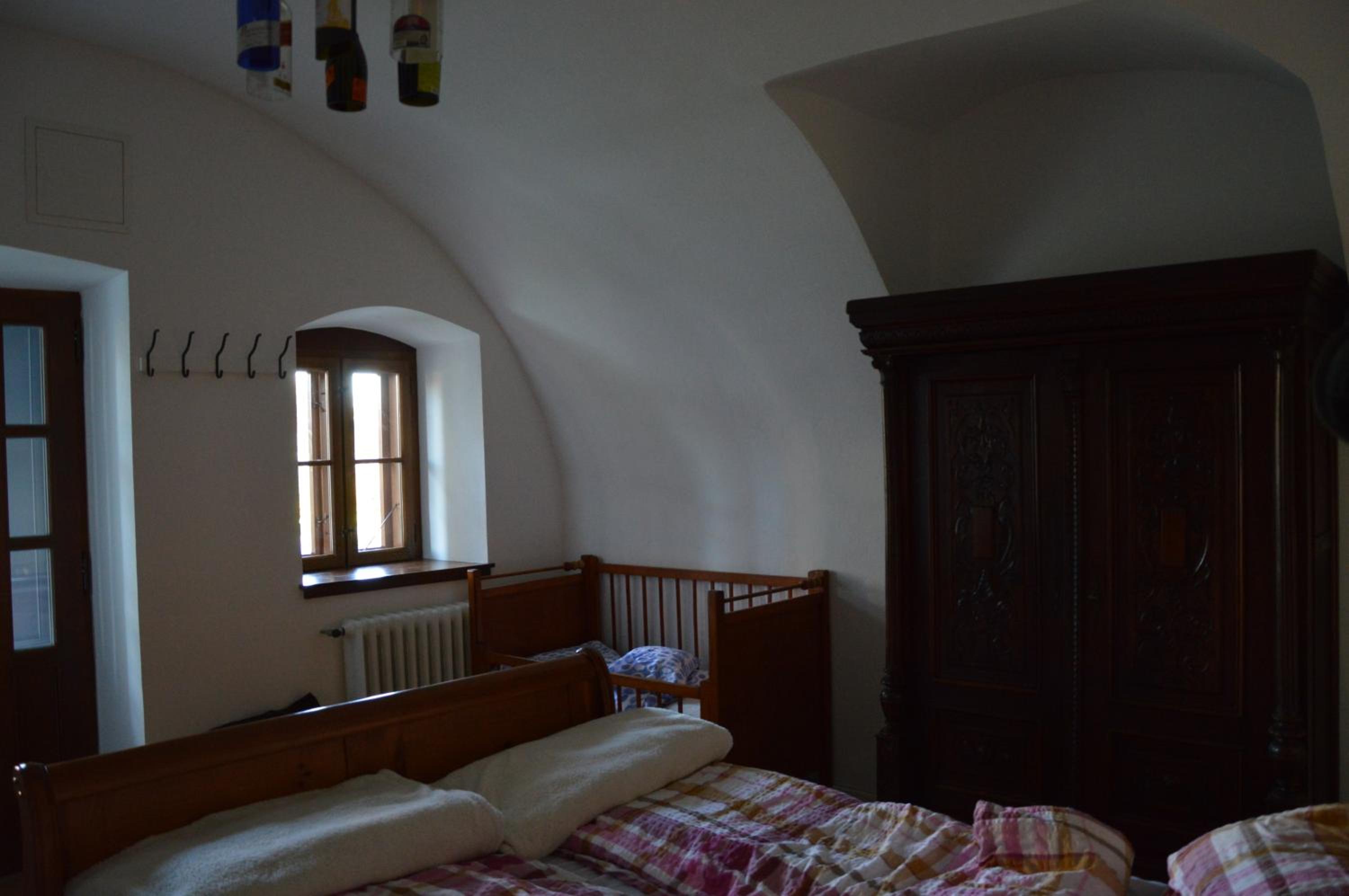 Double Room with Cot Available - Photo 2