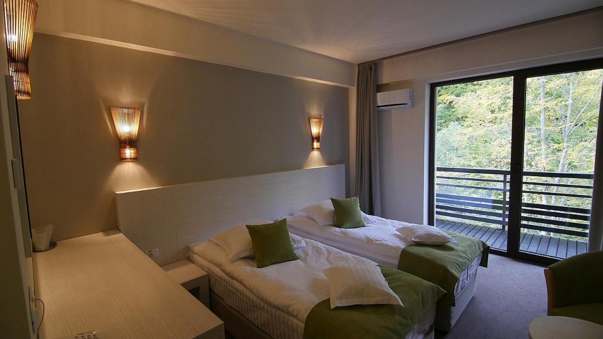 Twin Room - Photo 5