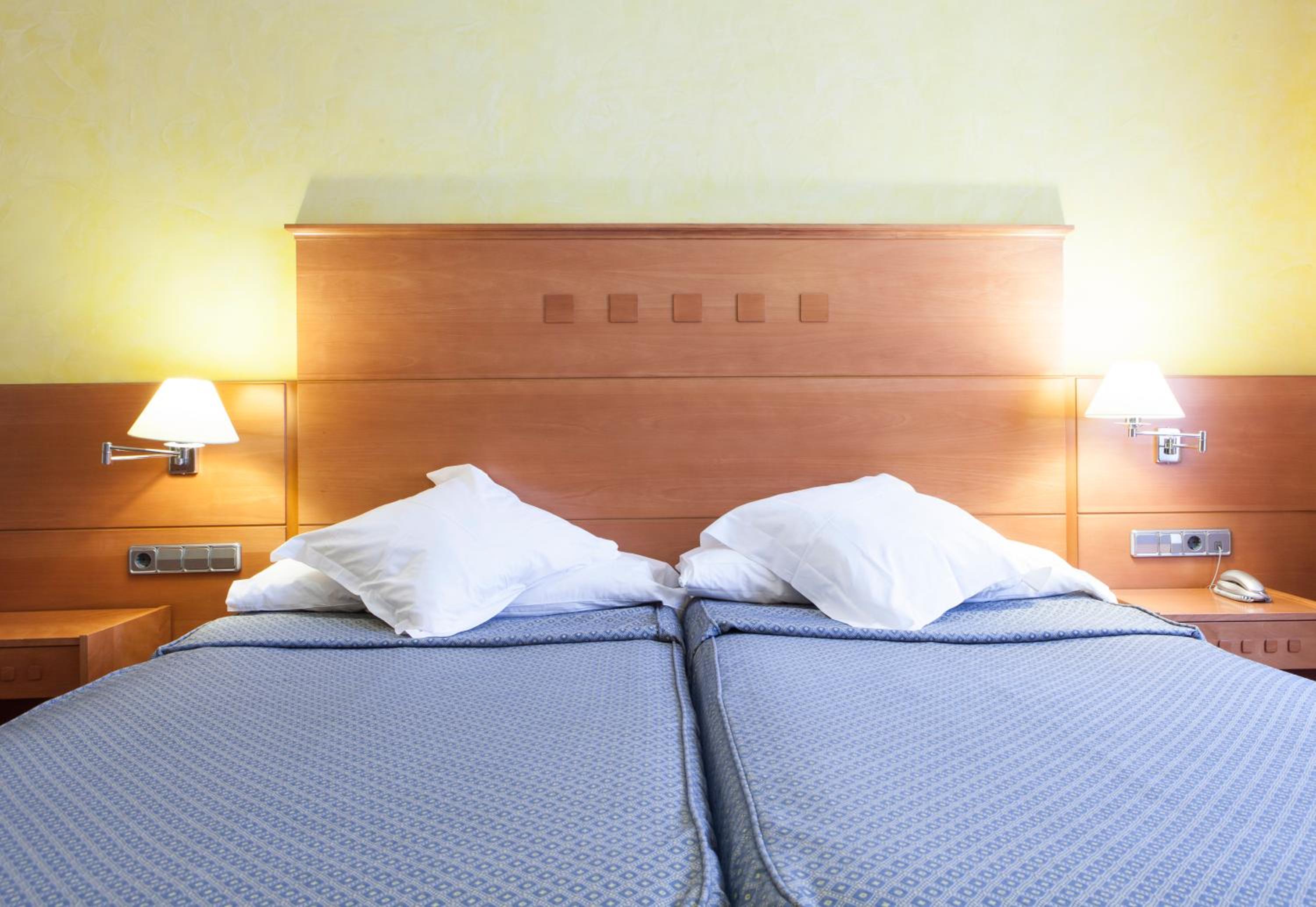 Double or Twin Room - Photo 10
