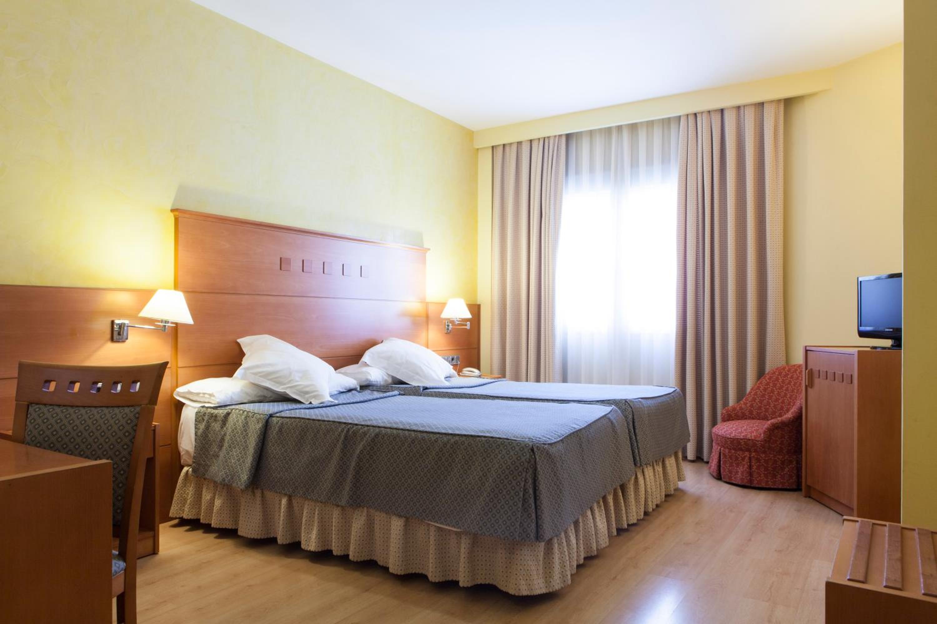 Double or Twin Room - Photo 1