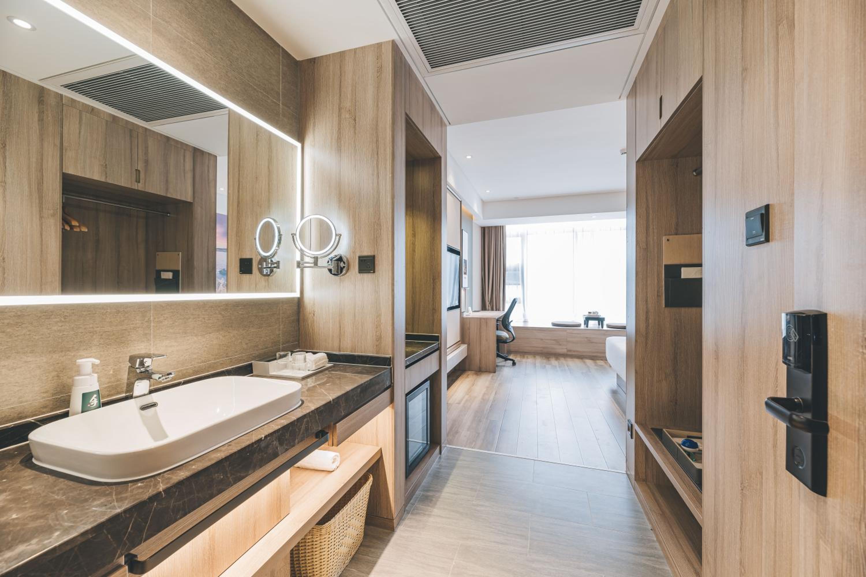 Superior Twin Room - Photo 4