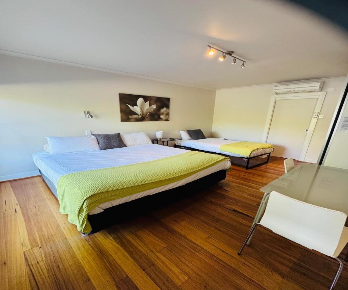 Standard Double Suite