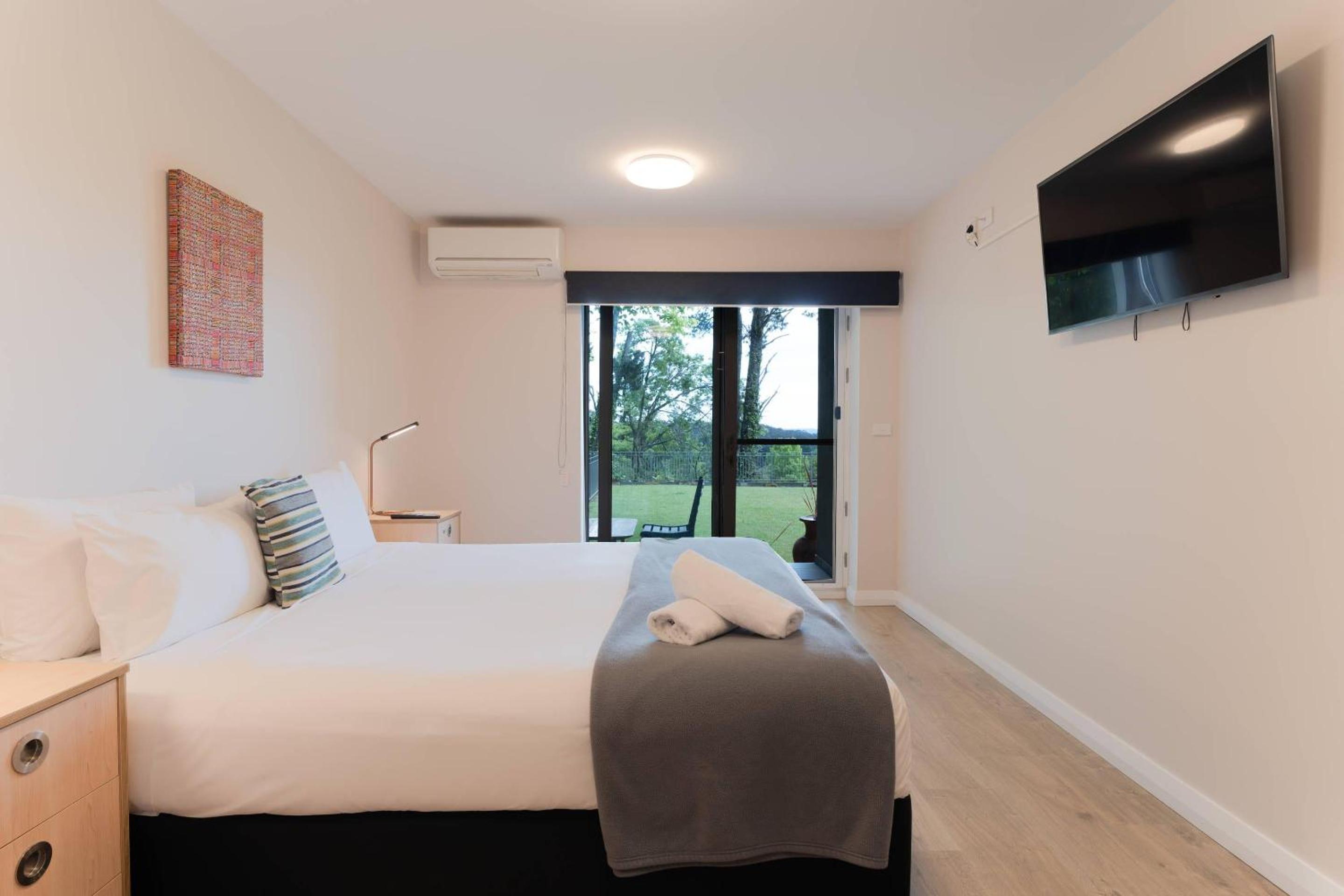 Studio Apartment - Photo 4