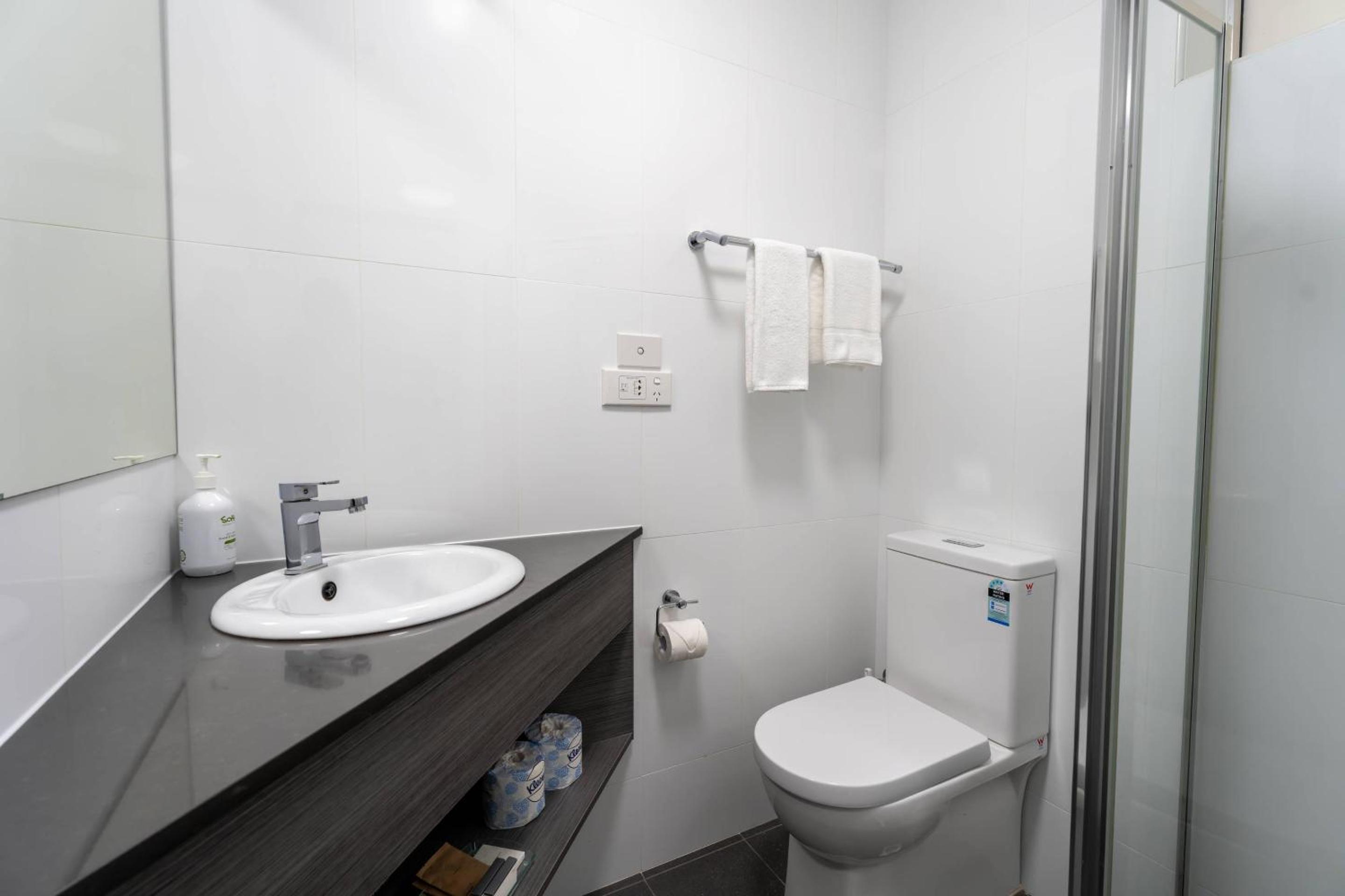 Studio Apartment - Photo 1