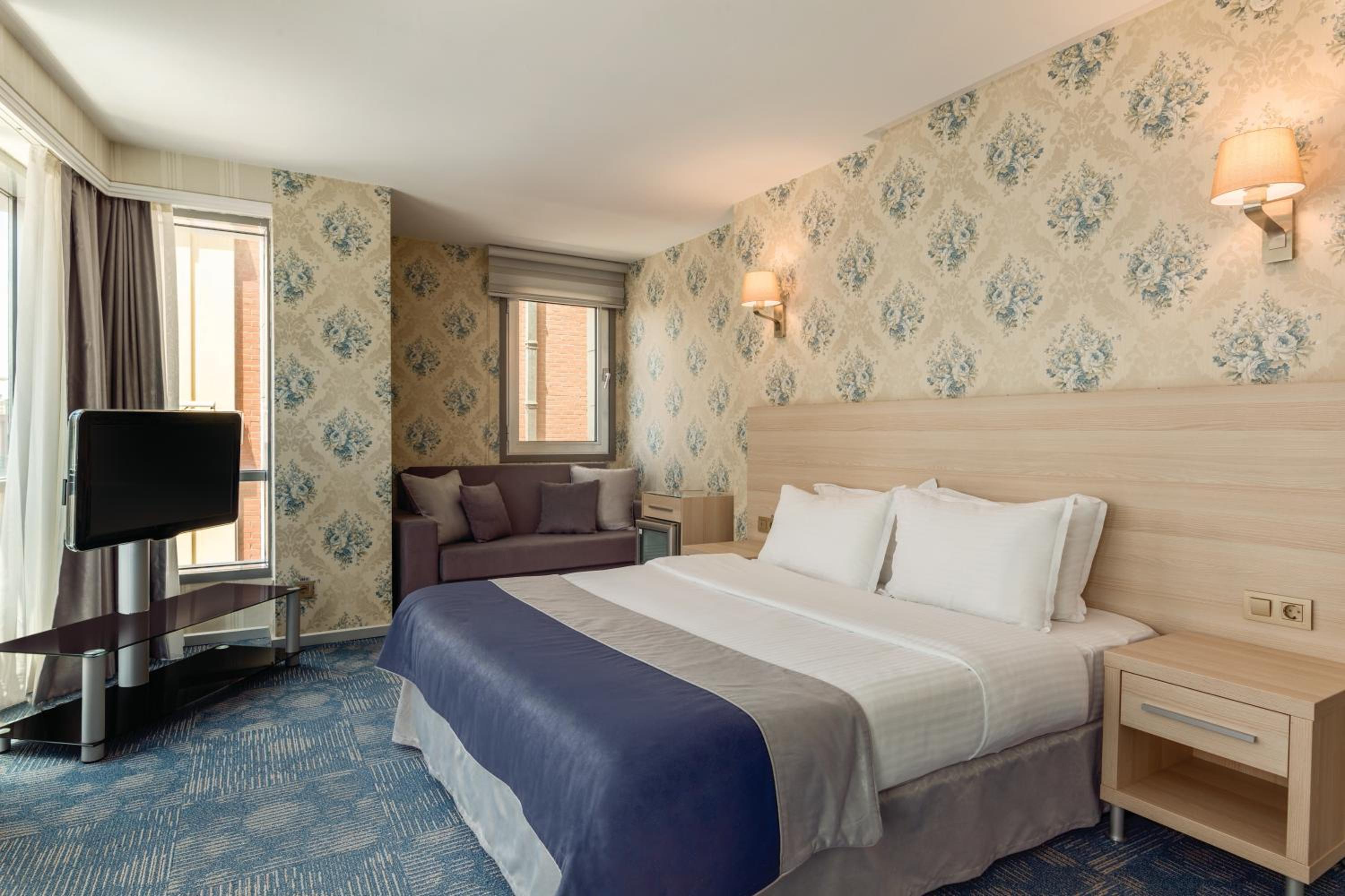 Double Room - Disability Access - Non Smoking - Photo 1