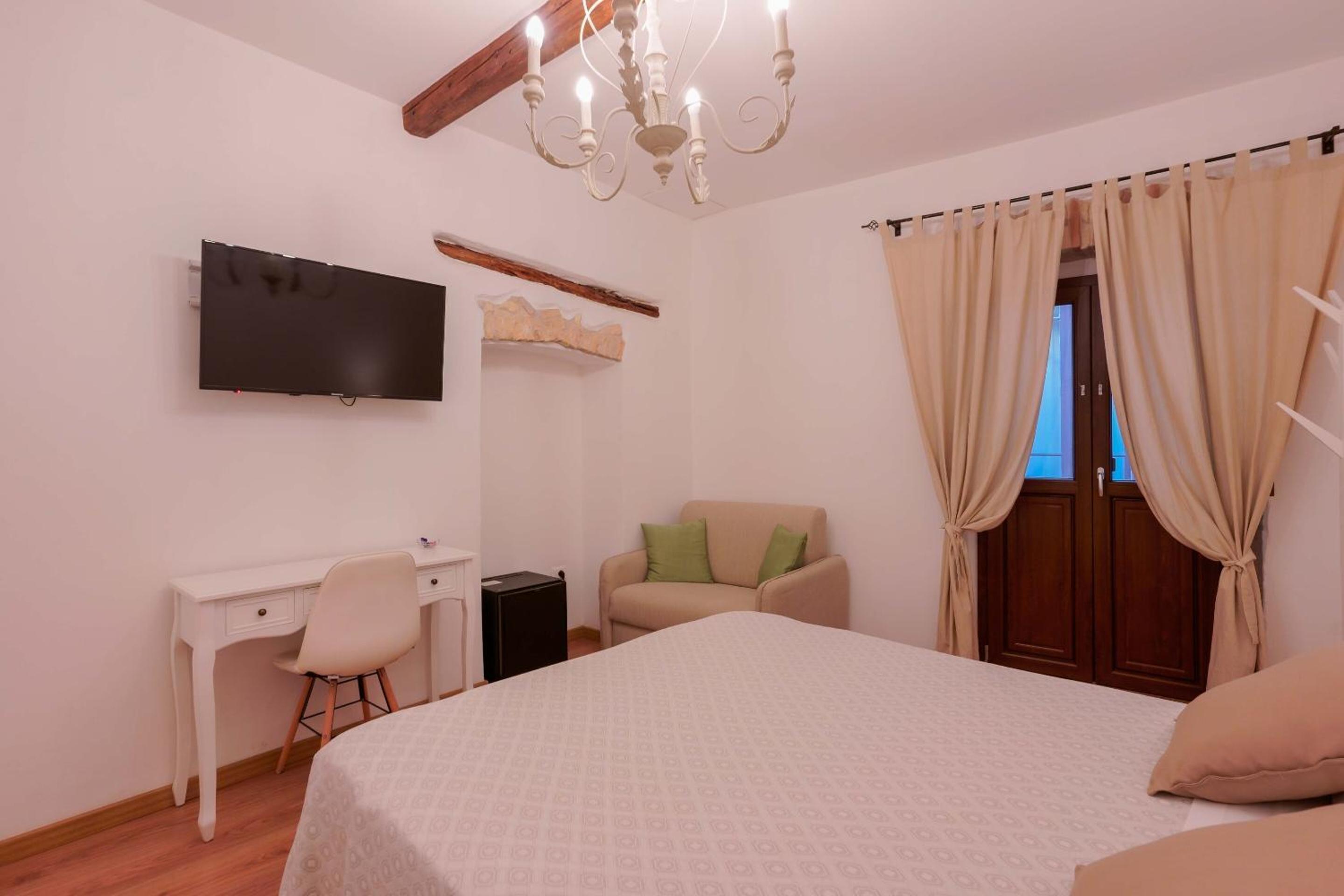 Double or Twin Room with Private Bathroom