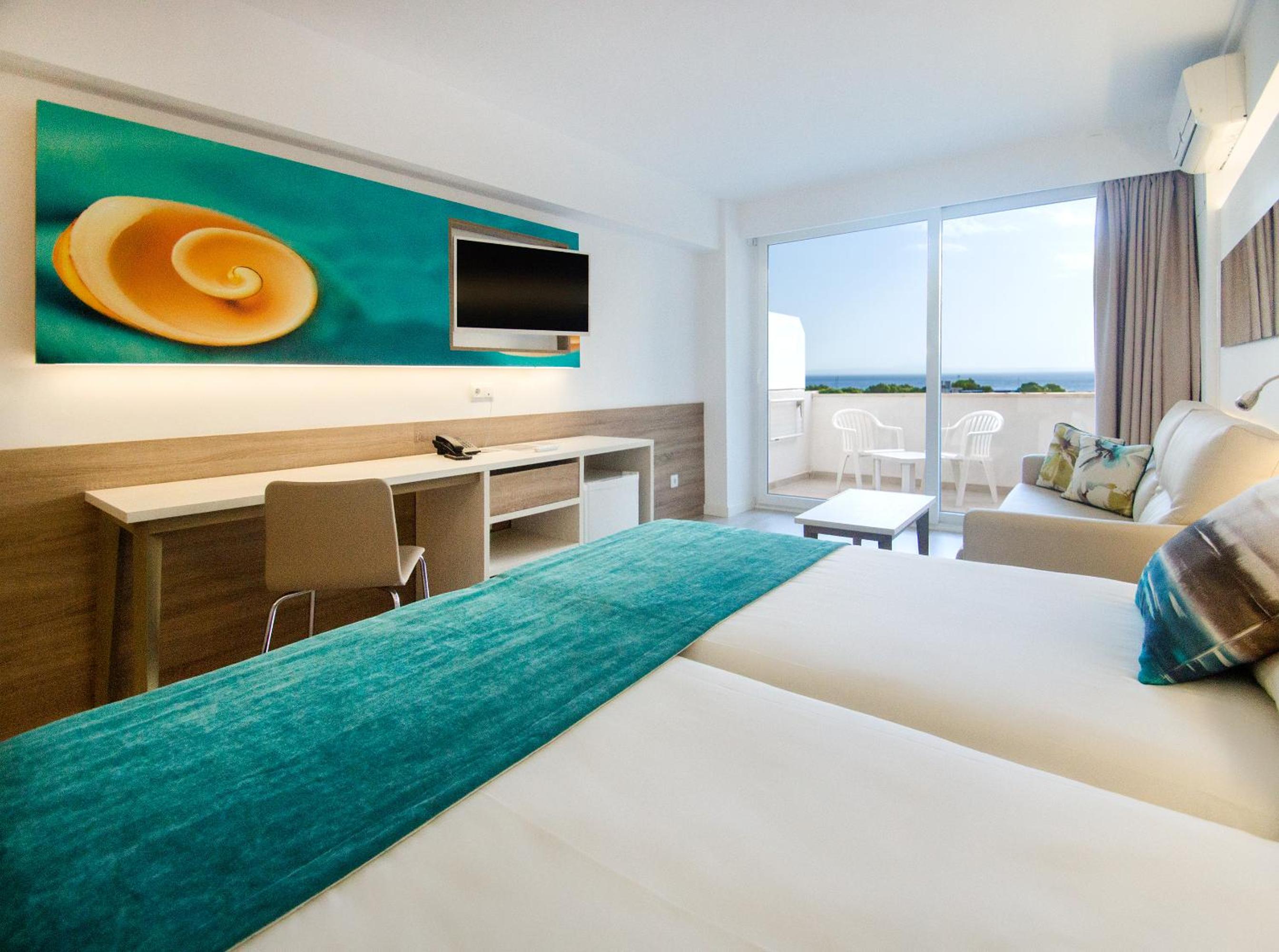 Double or Twin Room - Photo 3
