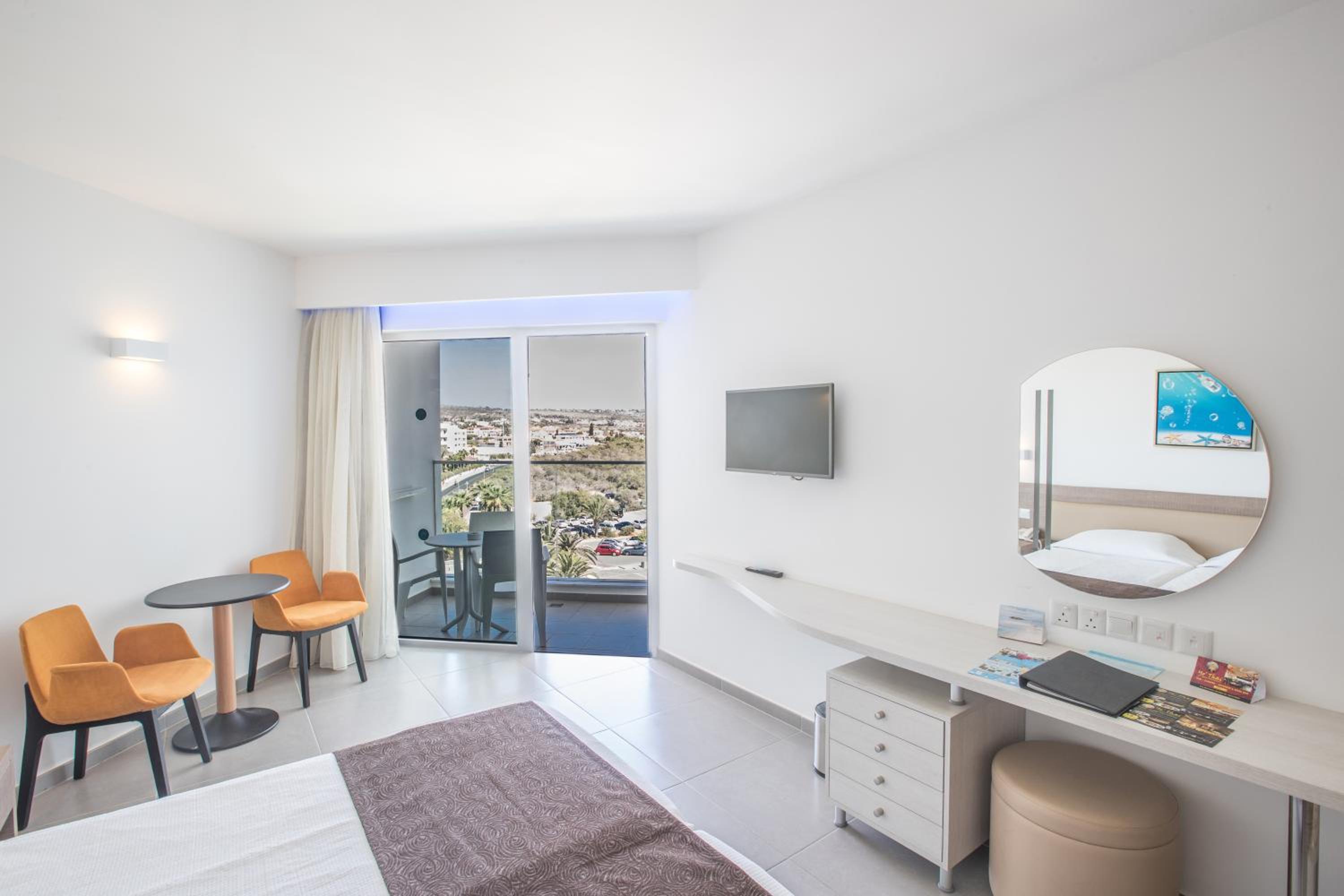 Double or Twin Room with City View