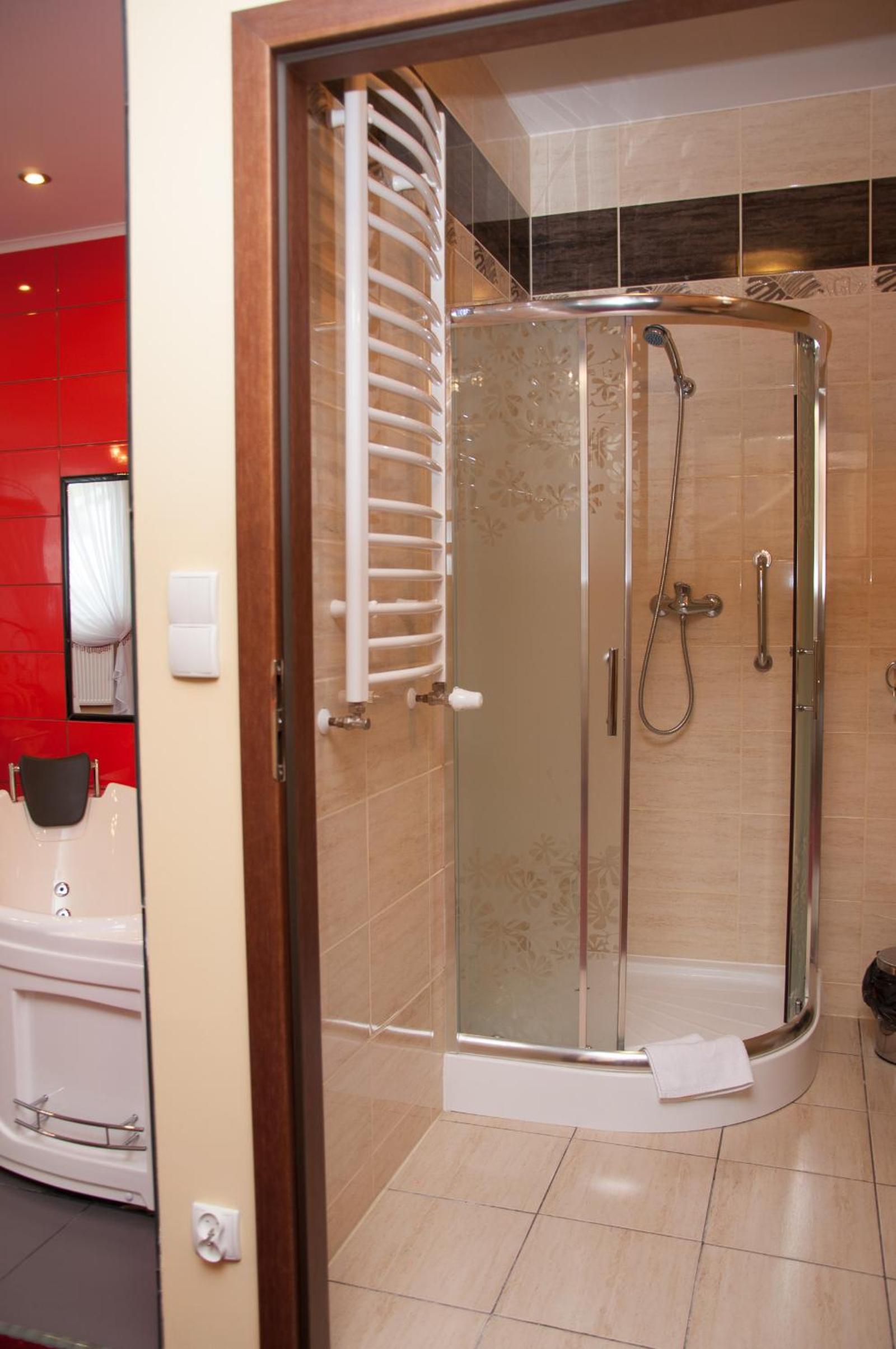 Double Room with Spa Bath photo 2
