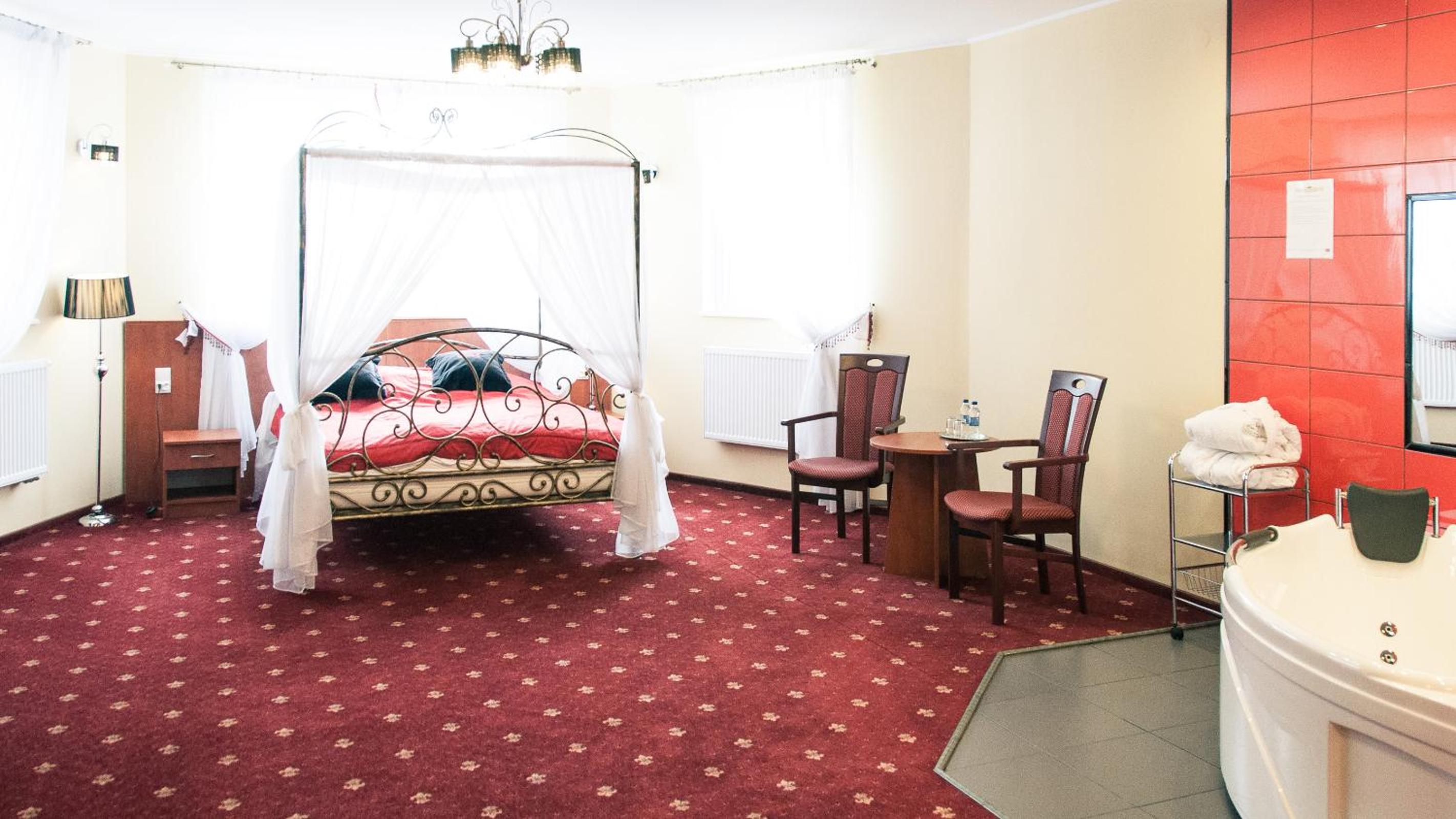 Double Room with Spa Bath photo 1