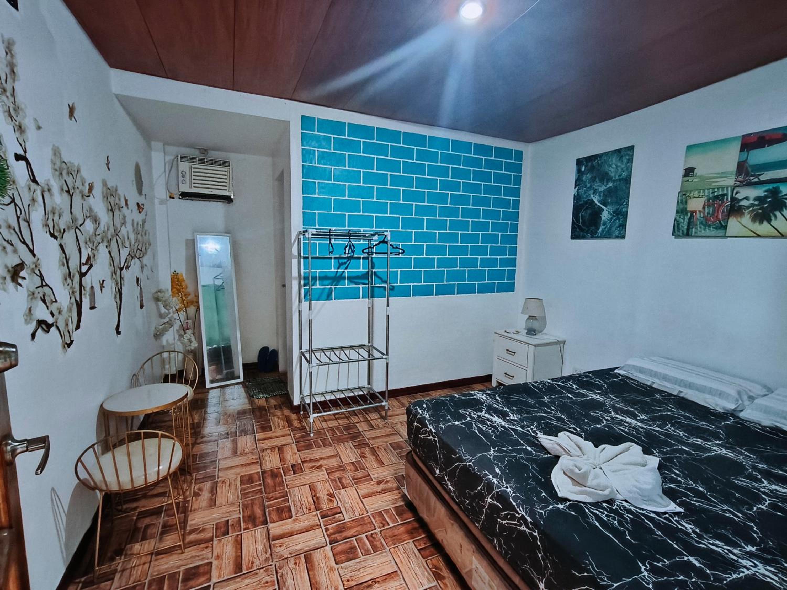 One-Bedroom Suite - Photo 1