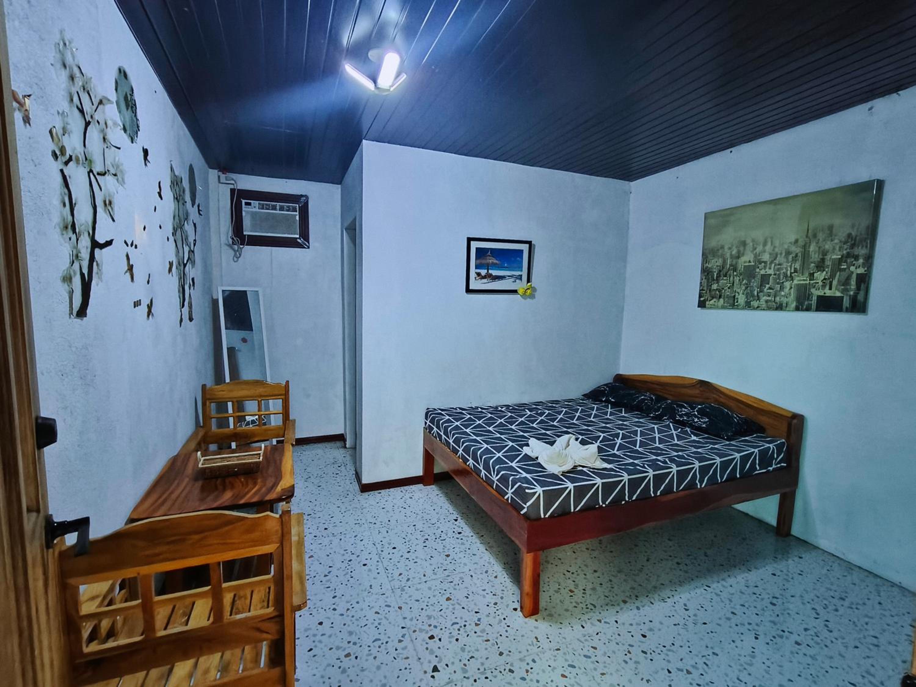 One-Bedroom Suite - Photo 2