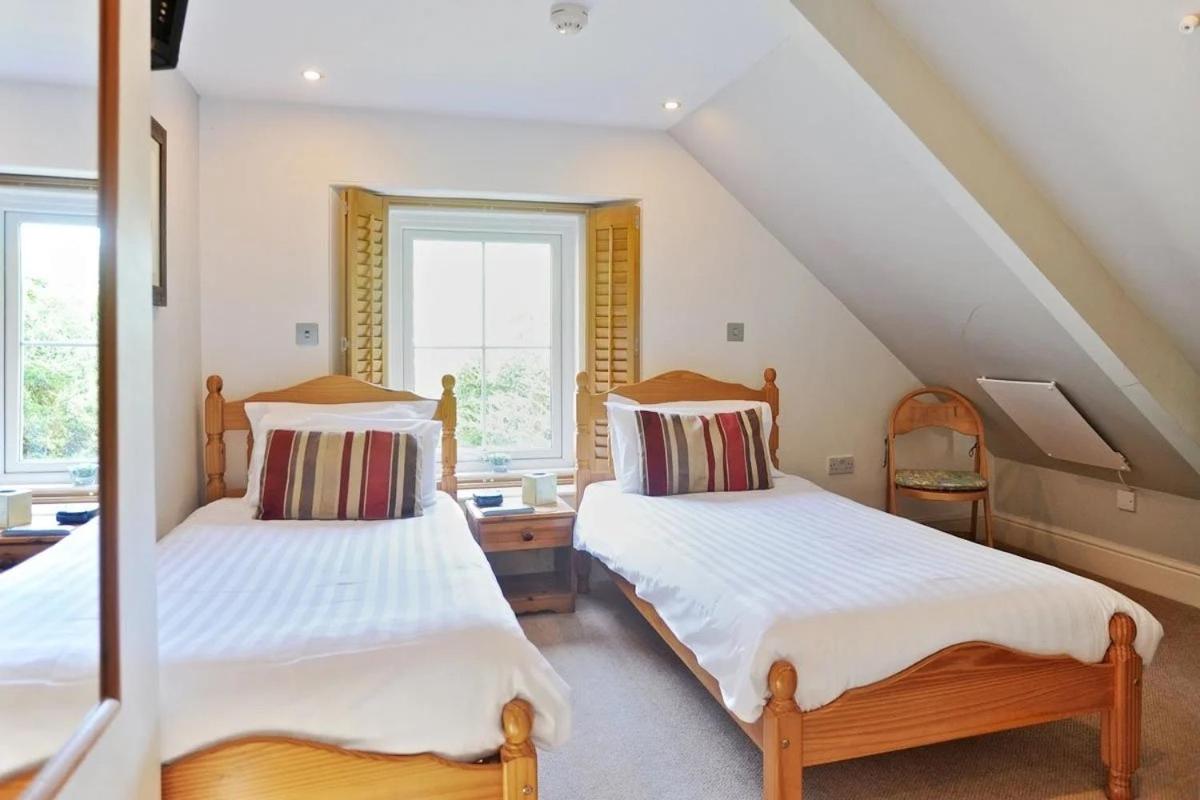 Standard Twin Room photo 3
