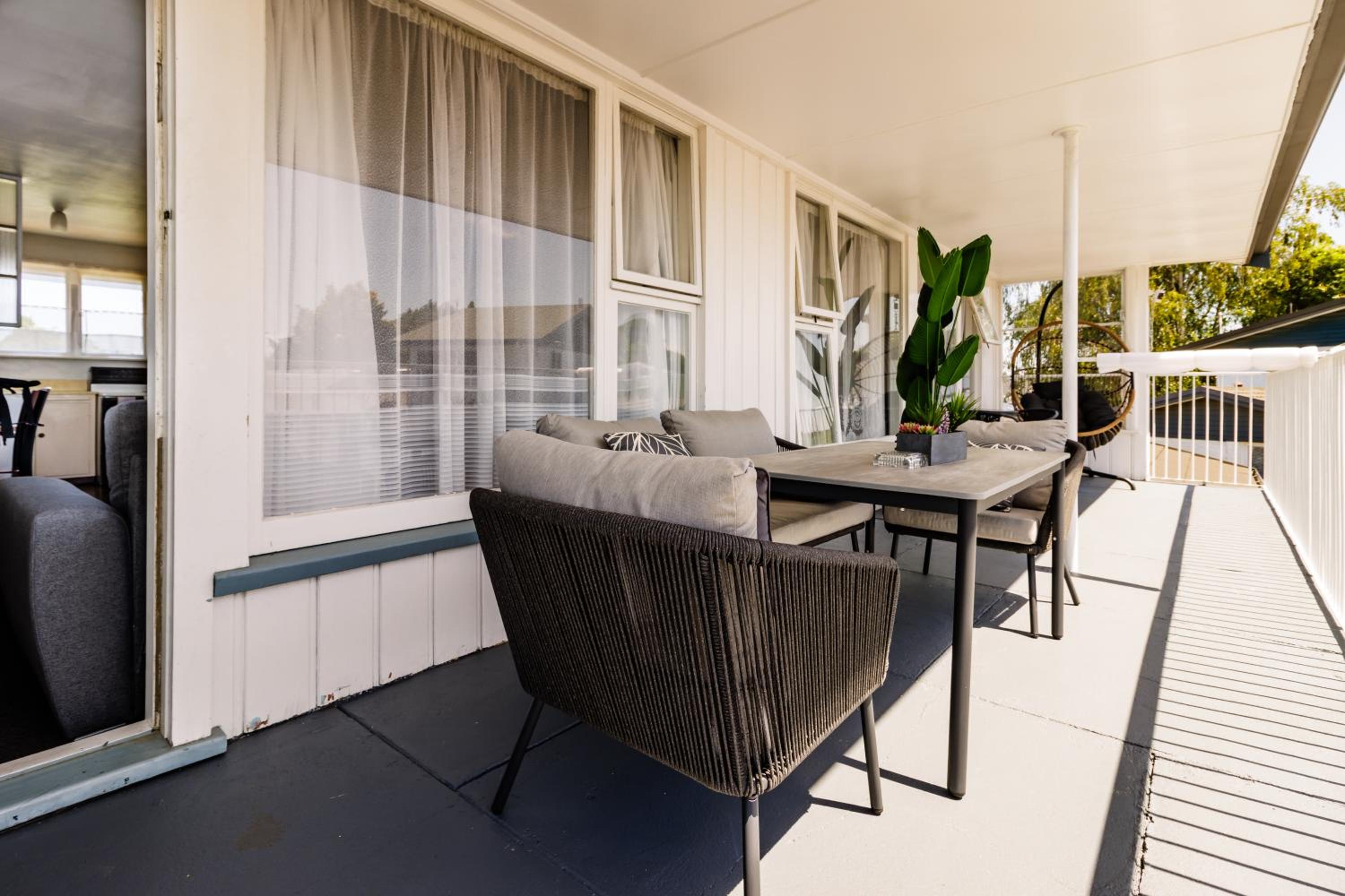 Two-Bedroom Apartment with Balcony - Photo 4