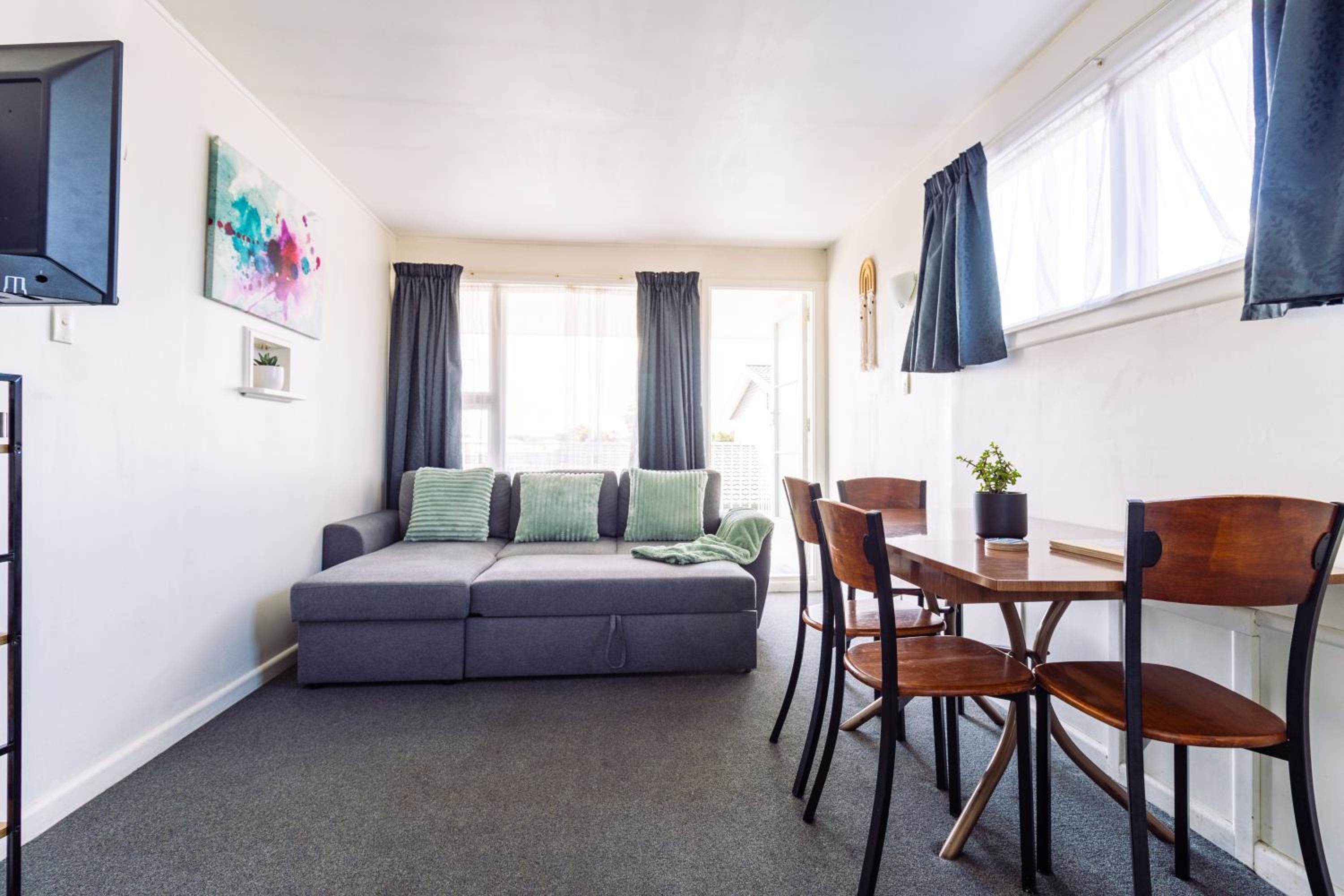 Two-Bedroom Apartment with Balcony - Photo 7