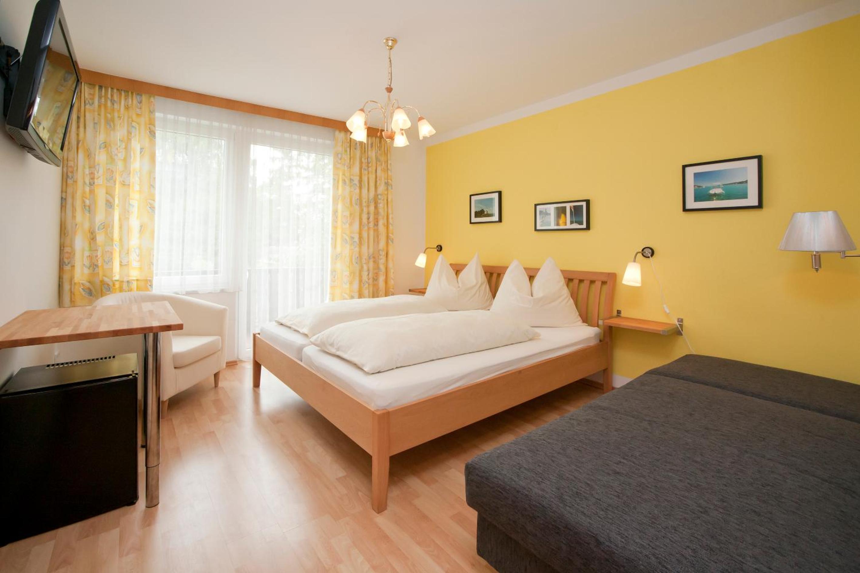 Double or Twin Room with Balcony photo 1