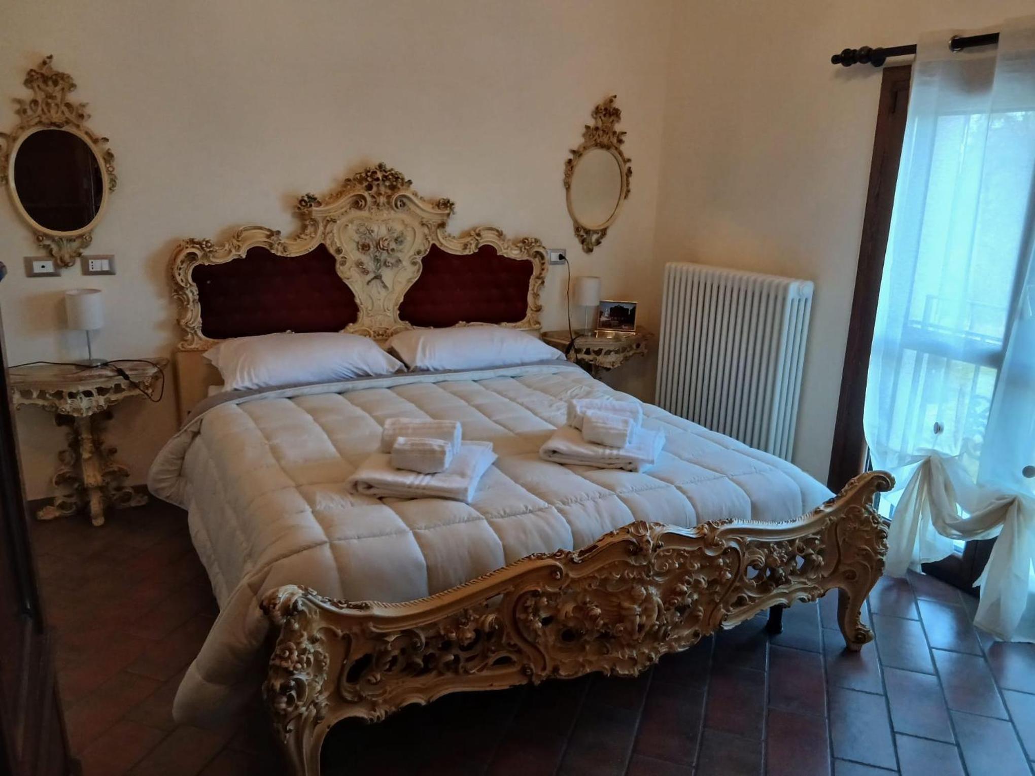 Deluxe Room - Photo 3
