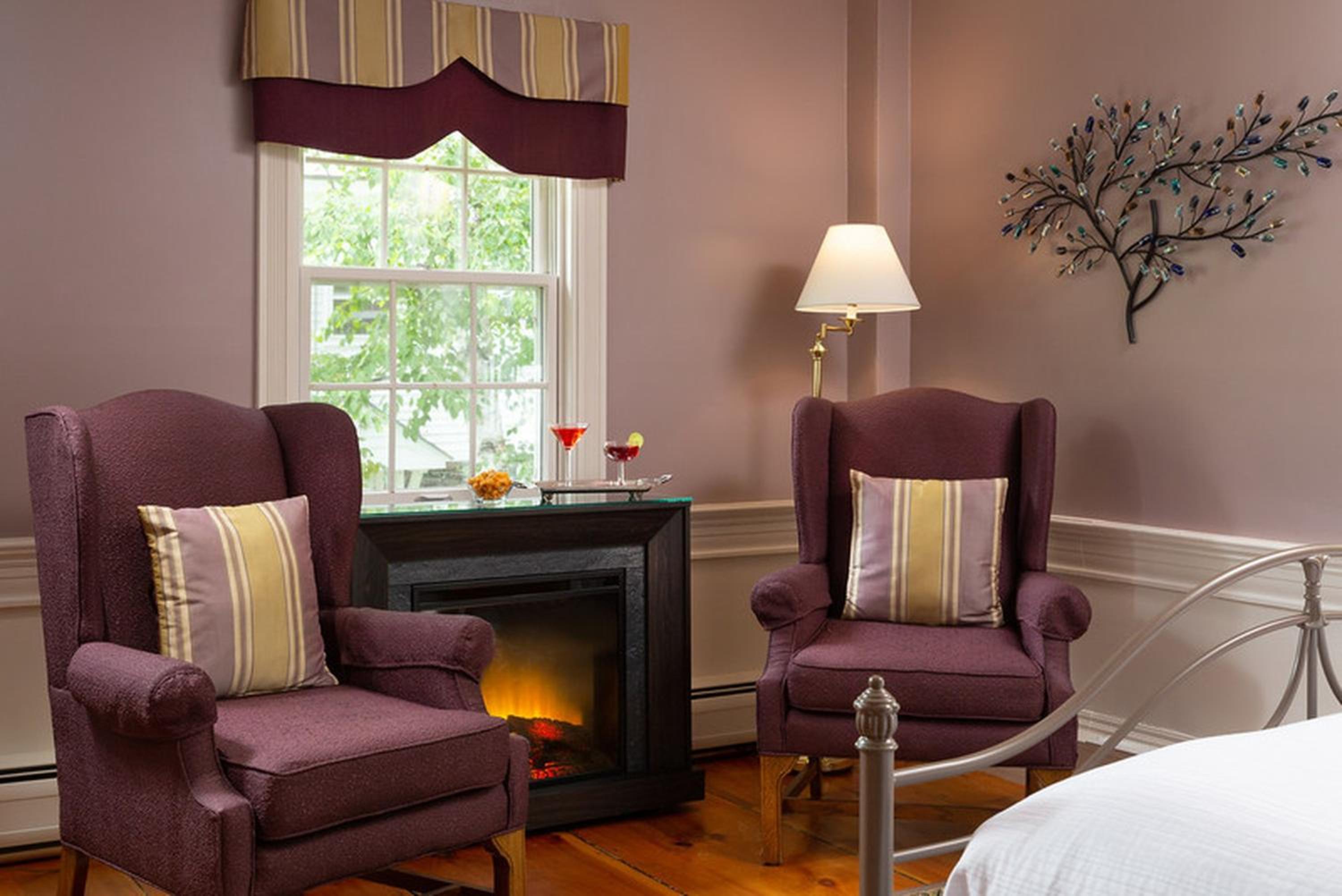 Standard Queen Room