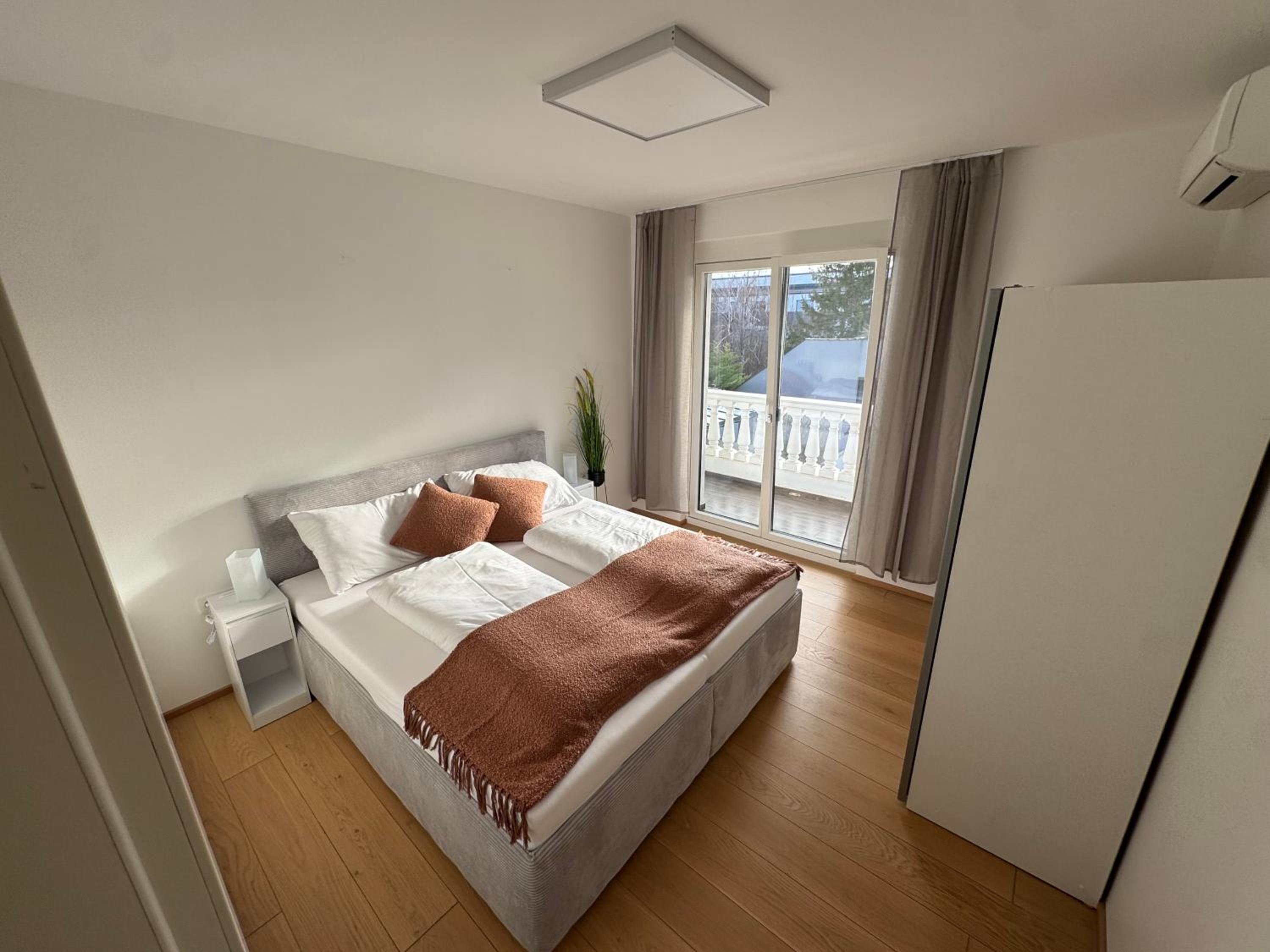 One-Bedroom Apartment with Balcony photo 1