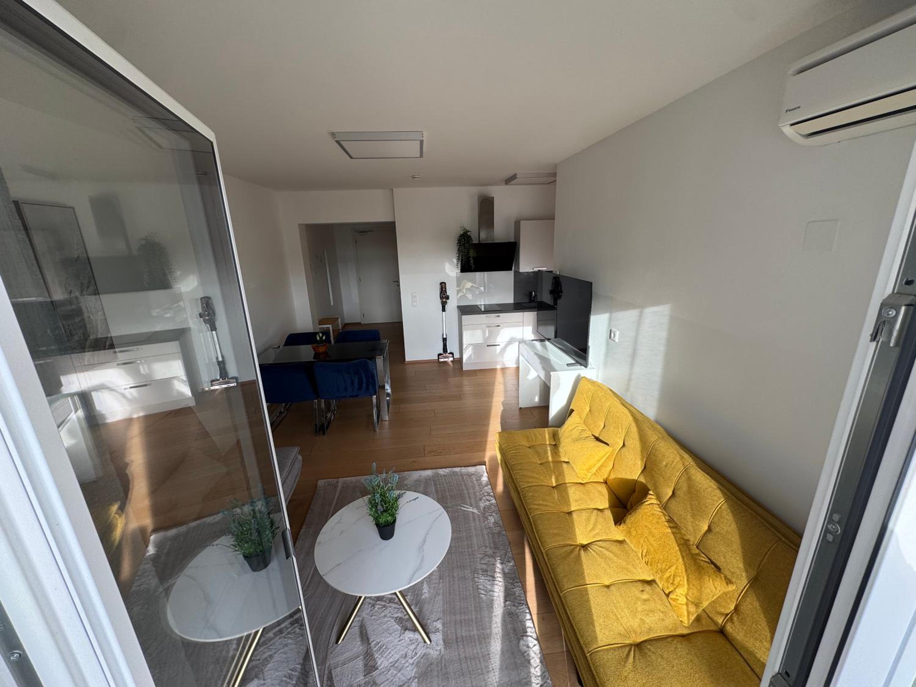 One-Bedroom Apartment with Balcony photo 1