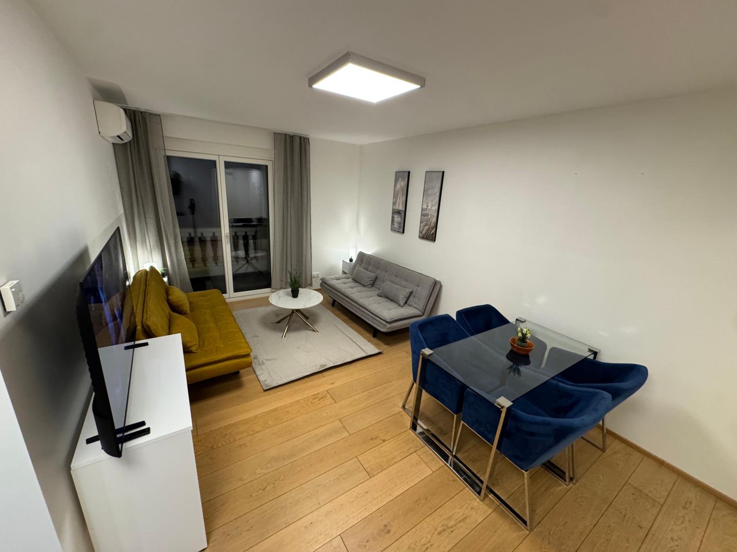 One-Bedroom Apartment with Balcony photo 2