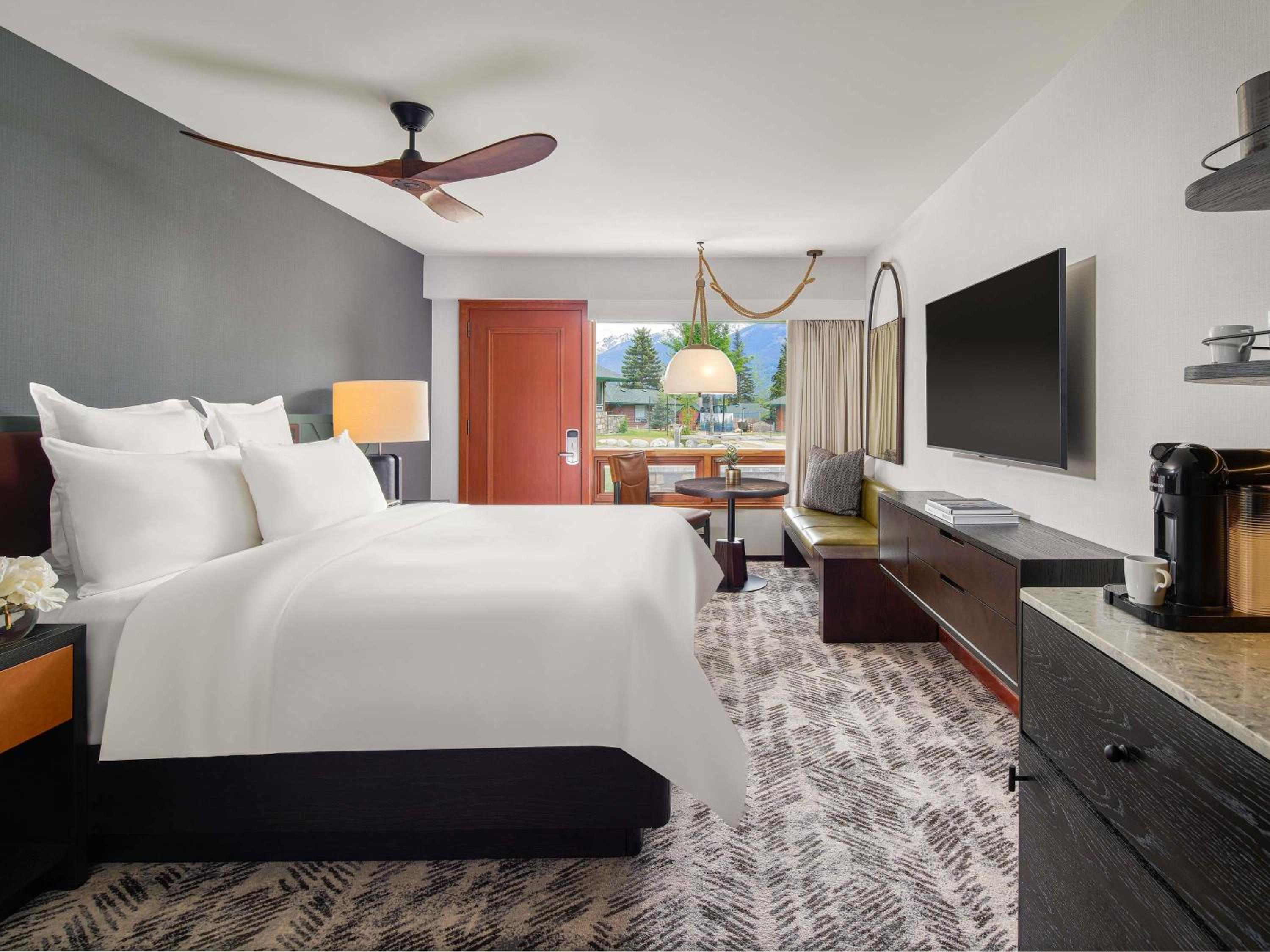 Deluxe Queen Room with Two Queen Beds photo 1
