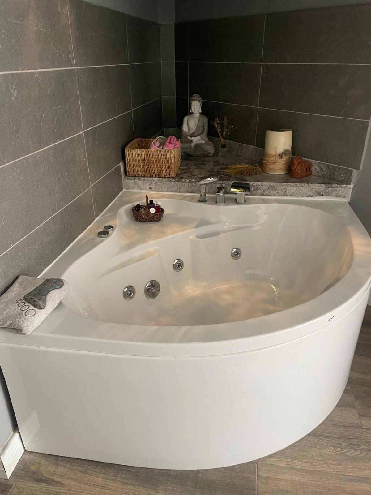 Deluxe Double Room with Bath