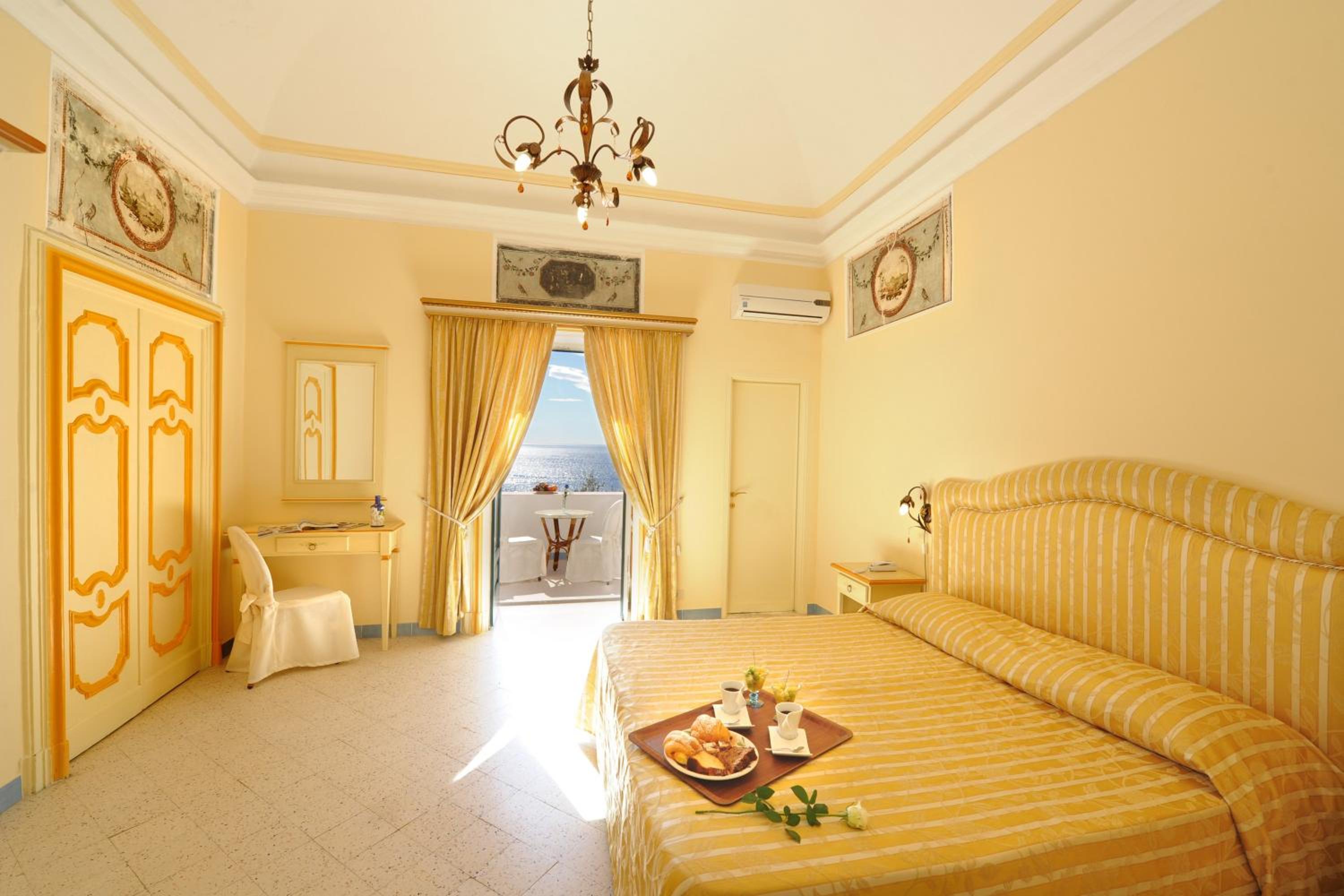 Superior Double Room with Sea View - Photo 5