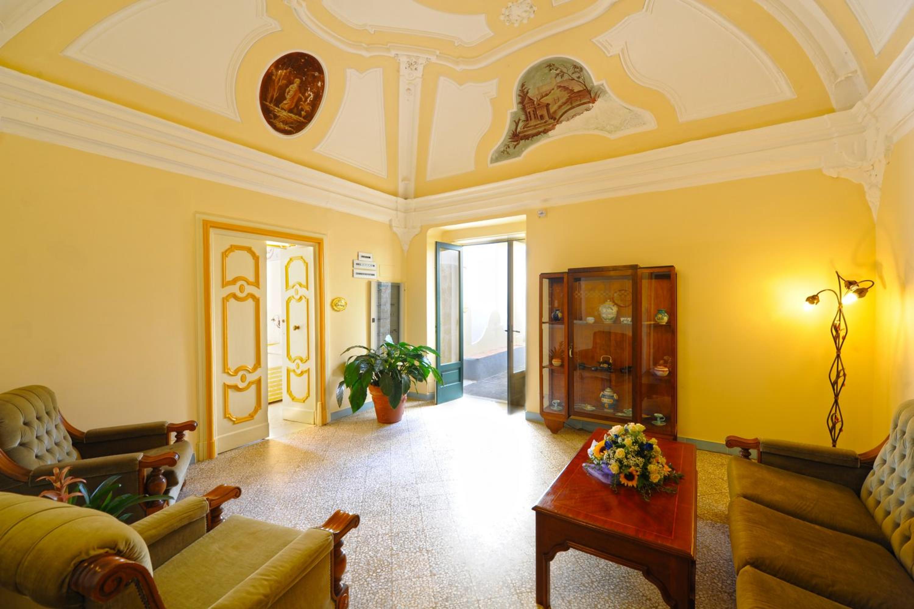 Superior Double Room with Sea View - Photo 4