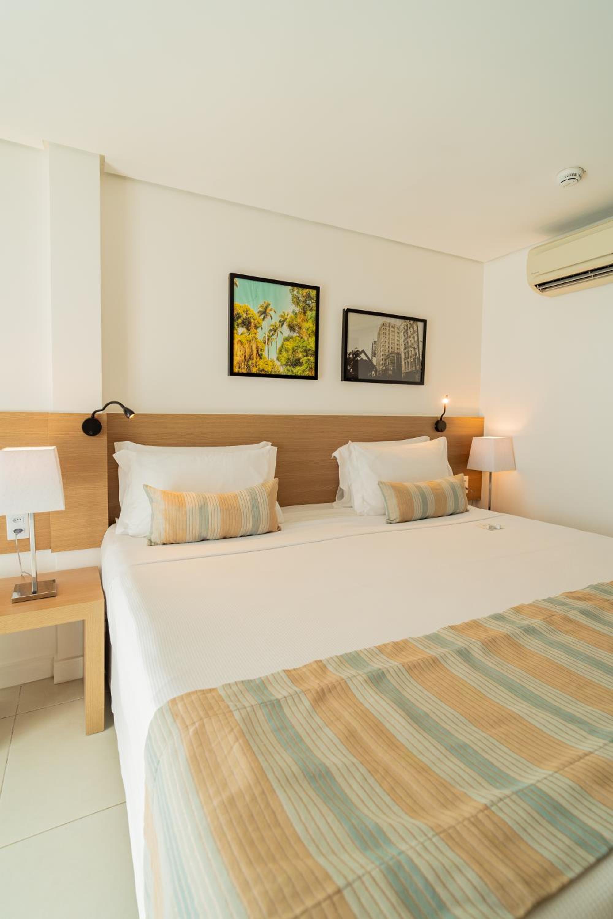 King Room with Sea View thumbnail 6