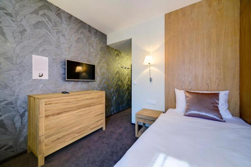 Standard Single Room with Shower