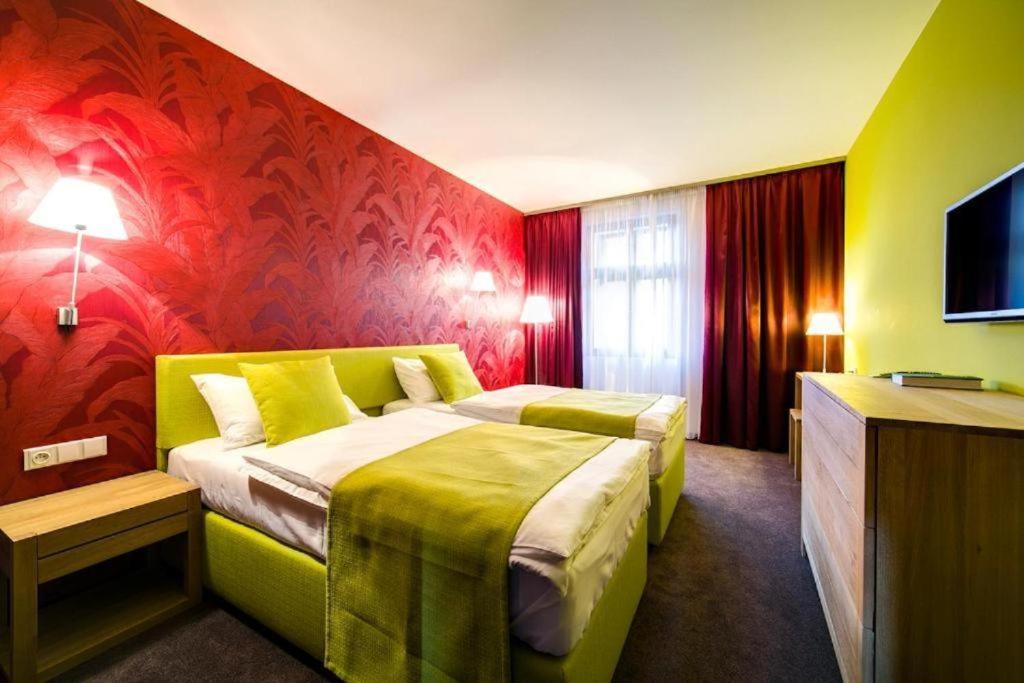 Double or Twin Room with Bathroom
